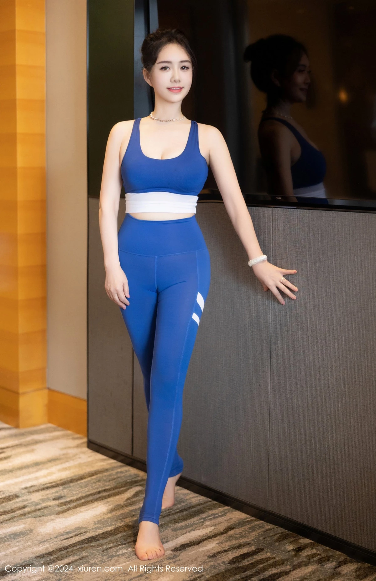 [[XiuRen秀人网]秀人网]No.8977_新人模特吴怡怡性感蓝色瑜伽服饰紧身秀凹凸身材惹火诱惑写真53P
