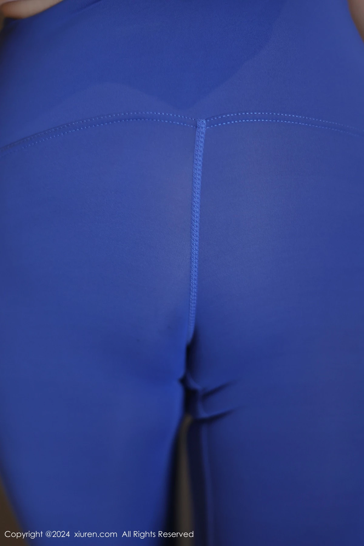 [[XiuRen秀人网]秀人网]No.8977_新人模特吴怡怡性感蓝色瑜伽服饰紧身秀凹凸身材惹火诱惑写真53P