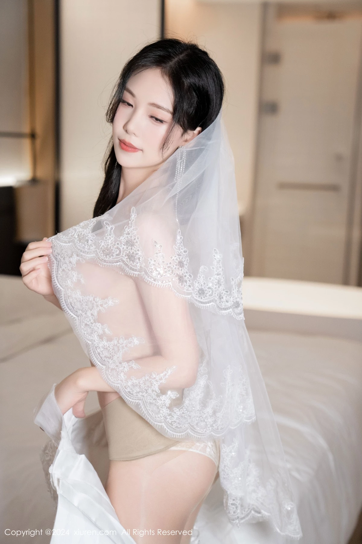 [[XiuRen秀人网]秀人网]No.8998_模特利世浴室场景性感白色婚纱配超薄肉丝秀完美身材诱惑写真100P