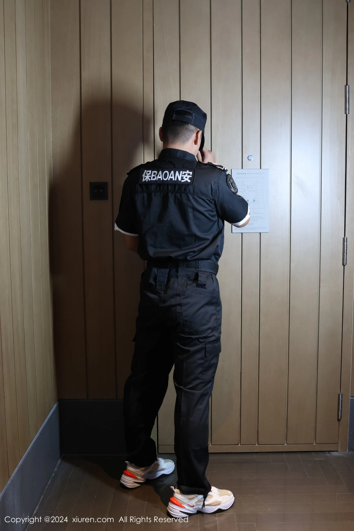 [[XiuRen秀人网]秀人网]No.8991_模特小薯条nienie性感白色连衣短裙配白丝袜秀完美身材诱惑写真75P