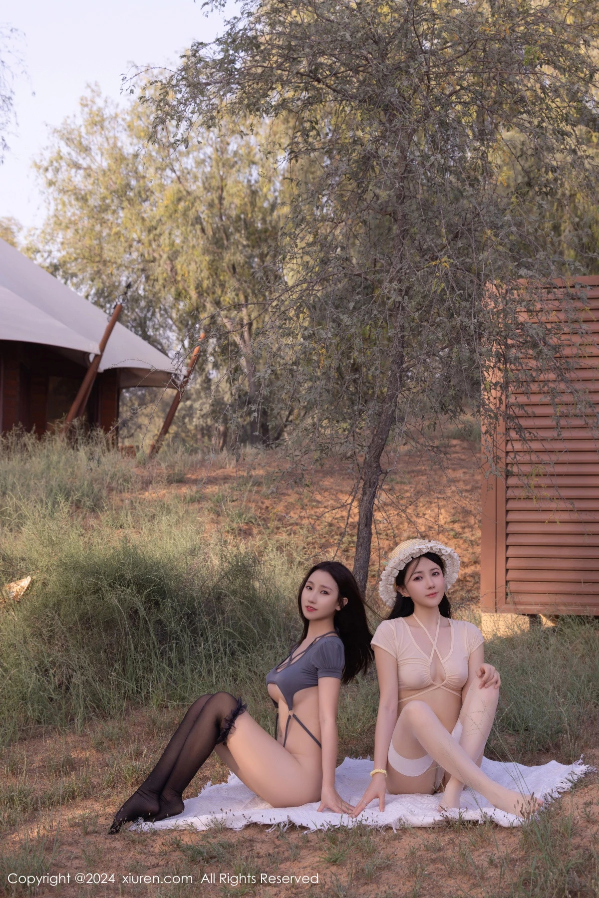 [[XiuRen秀人网]秀人网]No.8997_模特合集鱼子酱Fish＆杏子Yada私房性感情趣服饰配丝袜诱惑写真80P