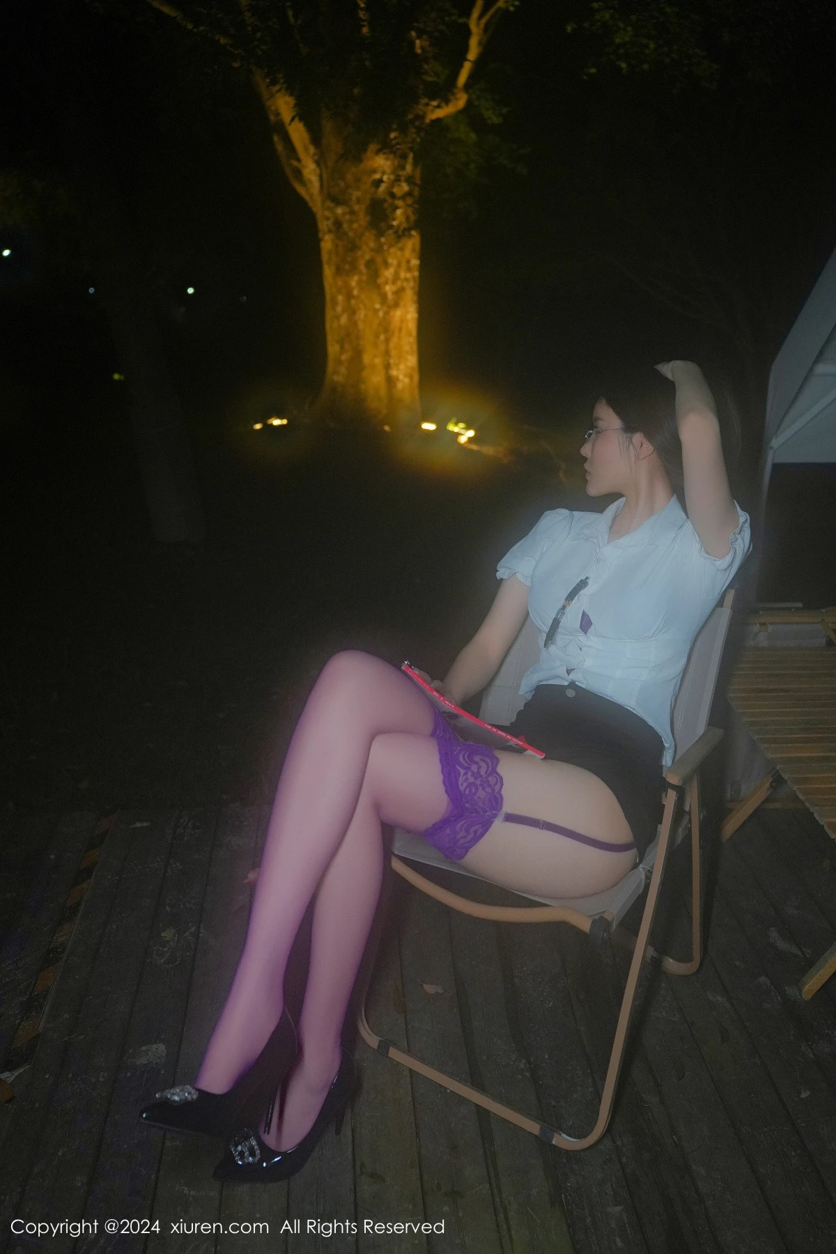 [[XiuRen秀人网]秀人网]No.8999_模特Erikaki性感白T露紫色内衣配紫丝吊袜秀完美身材诱惑写真79P