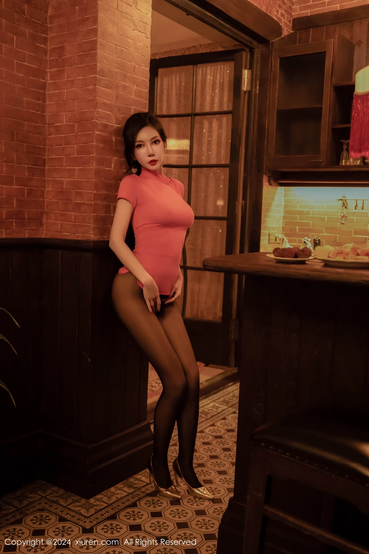 [[XiuRen秀人网]秀人网]No.9005_模特陈怡曼私房性感红色布兜配开档黑丝秀丰满身材诱惑撩人写真91P