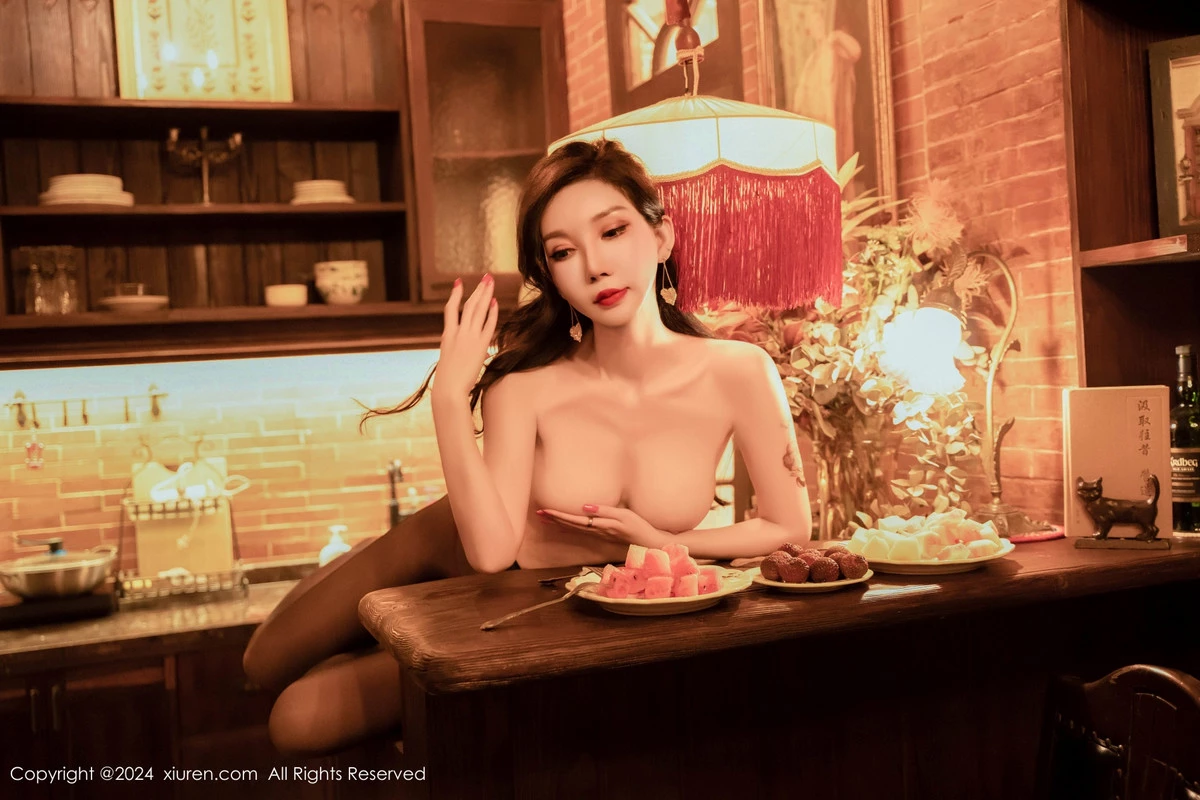 [[XiuRen秀人网]秀人网]No.9005_模特陈怡曼私房性感红色布兜配开档黑丝秀丰满身材诱惑撩人写真91P