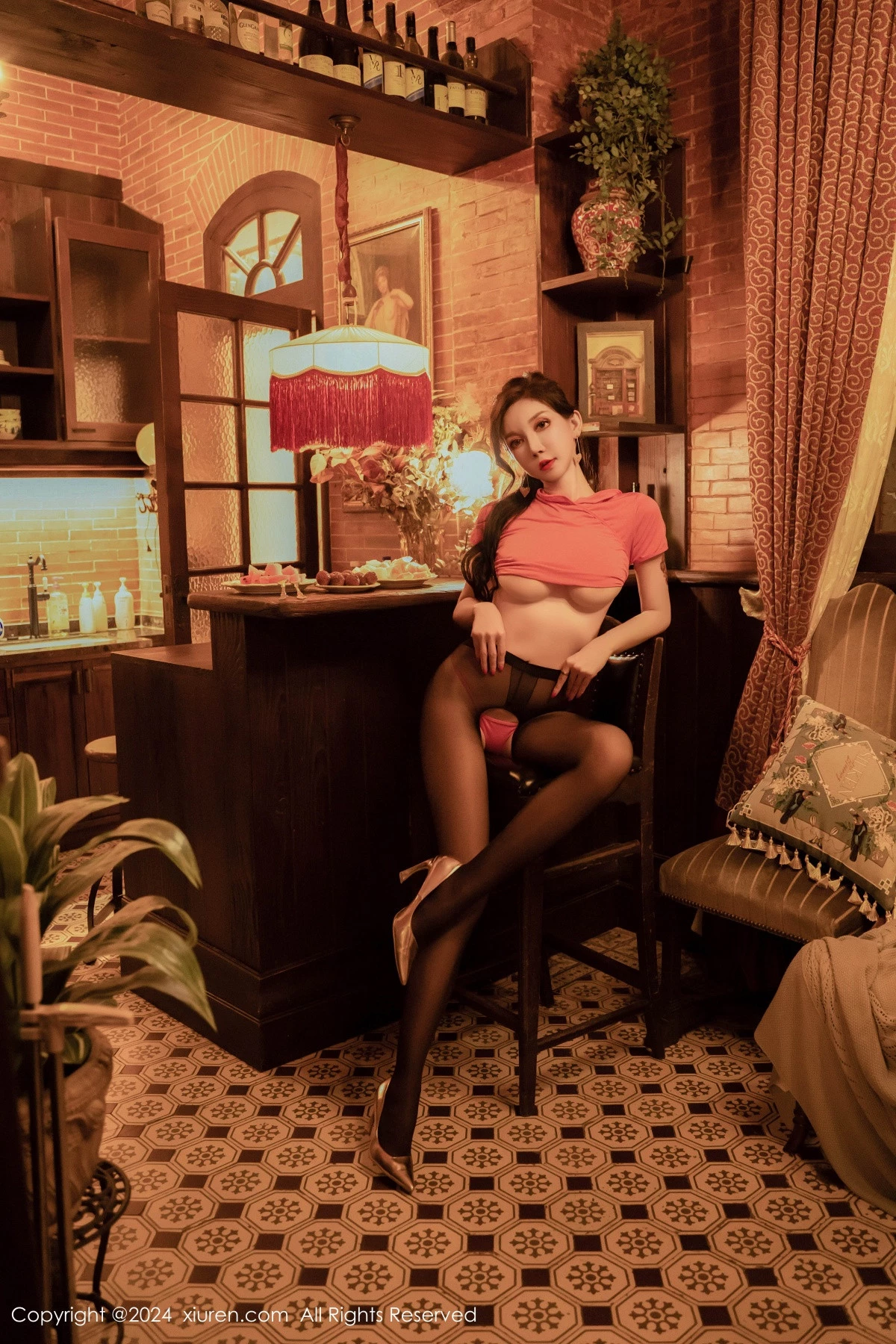 [[XiuRen秀人网]秀人网]No.9005_模特陈怡曼私房性感红色布兜配开档黑丝秀丰满身材诱惑撩人写真91P