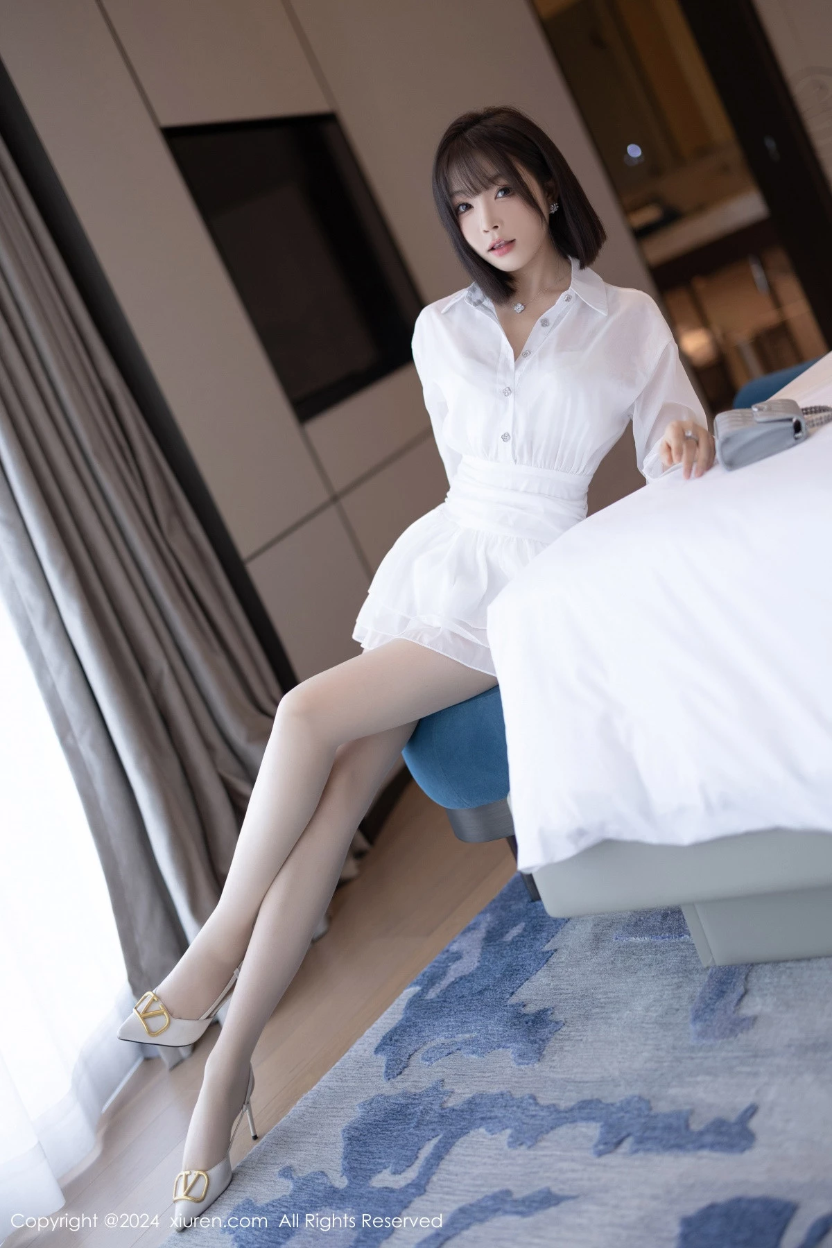 [[XiuRen秀人网]秀人网]No.9020_女神徐莉芝Booty性感白色连衣短裙配开档白丝秀完美身材诱惑写真94P