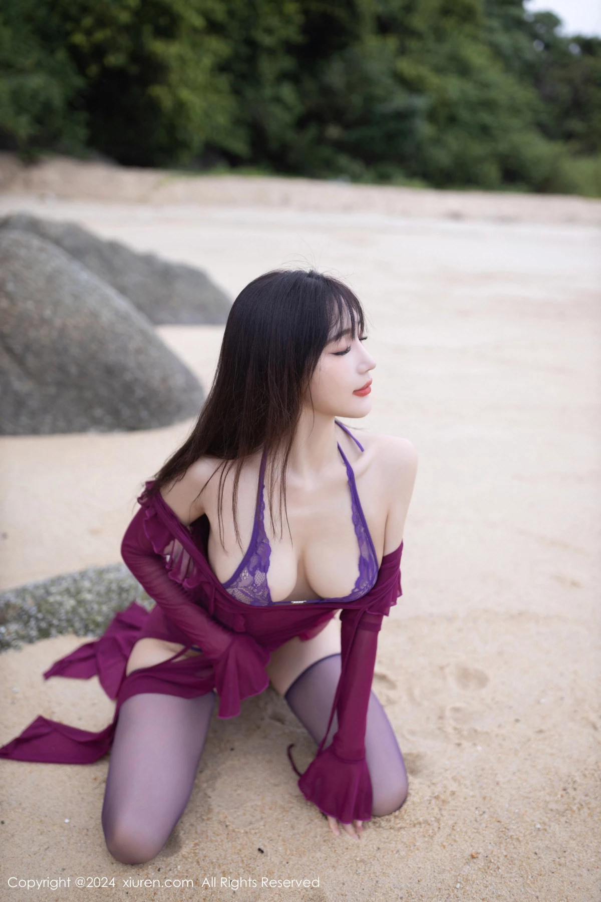 [[XiuRen秀人网]秀人网]No.9021_模特陆萱萱海边场景紫色情趣内衣配紫色丝袜秀惹火身材诱惑写真78P