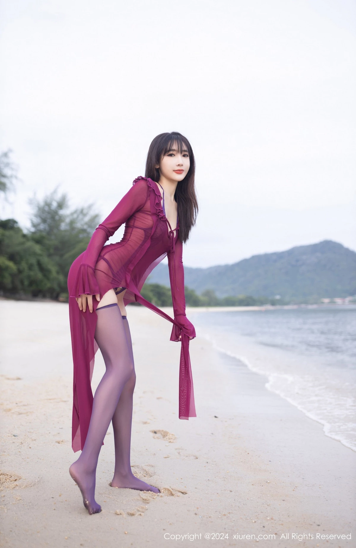 [[XiuRen秀人网]秀人网]No.9021_模特陆萱萱海边场景紫色情趣内衣配紫色丝袜秀惹火身材诱惑写真78P