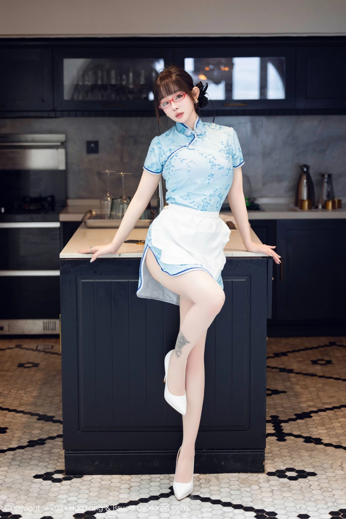 [HuaYang花漾]Vol.593_女神王雨纯性感淡绿露肩连衣长裙配白丝袜秀曼妙身姿诱惑写真93P