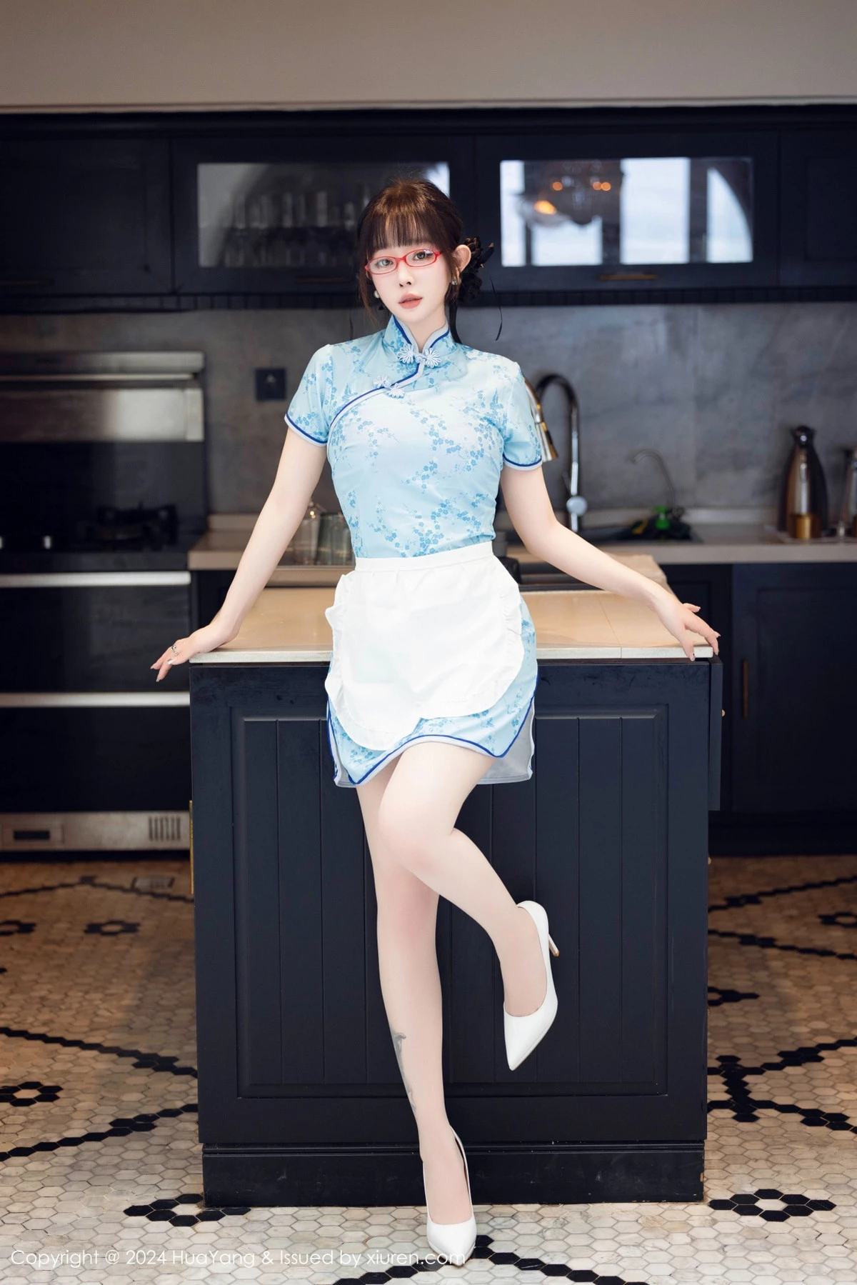 [HuaYang花漾]Vol.593_女神王雨纯性感淡绿露肩连衣长裙配白丝袜秀曼妙身姿诱惑写真93P