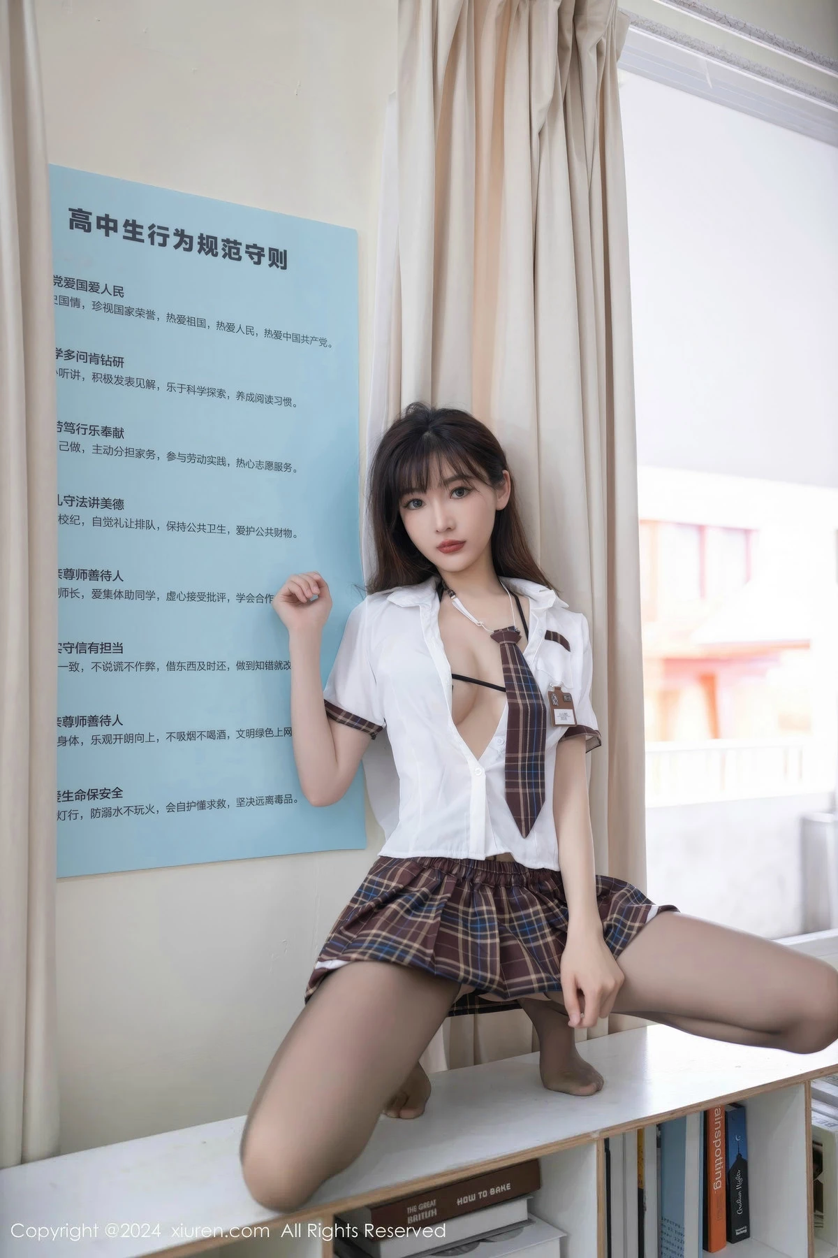 [[XiuRen秀人网]秀人网]No.8918_模特陆萱萱学生制服露情趣内衣配开档黑丝秀完美身材诱惑写真80P