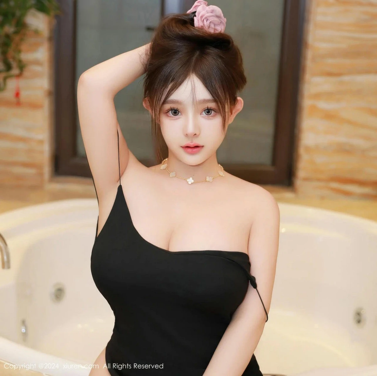 [[XiuRen秀人网]秀人网]No.8911_模特娜娜子yy性感黑色吊带礼服配黑丝袜秀巨乳肥臀惹火诱惑写真81P