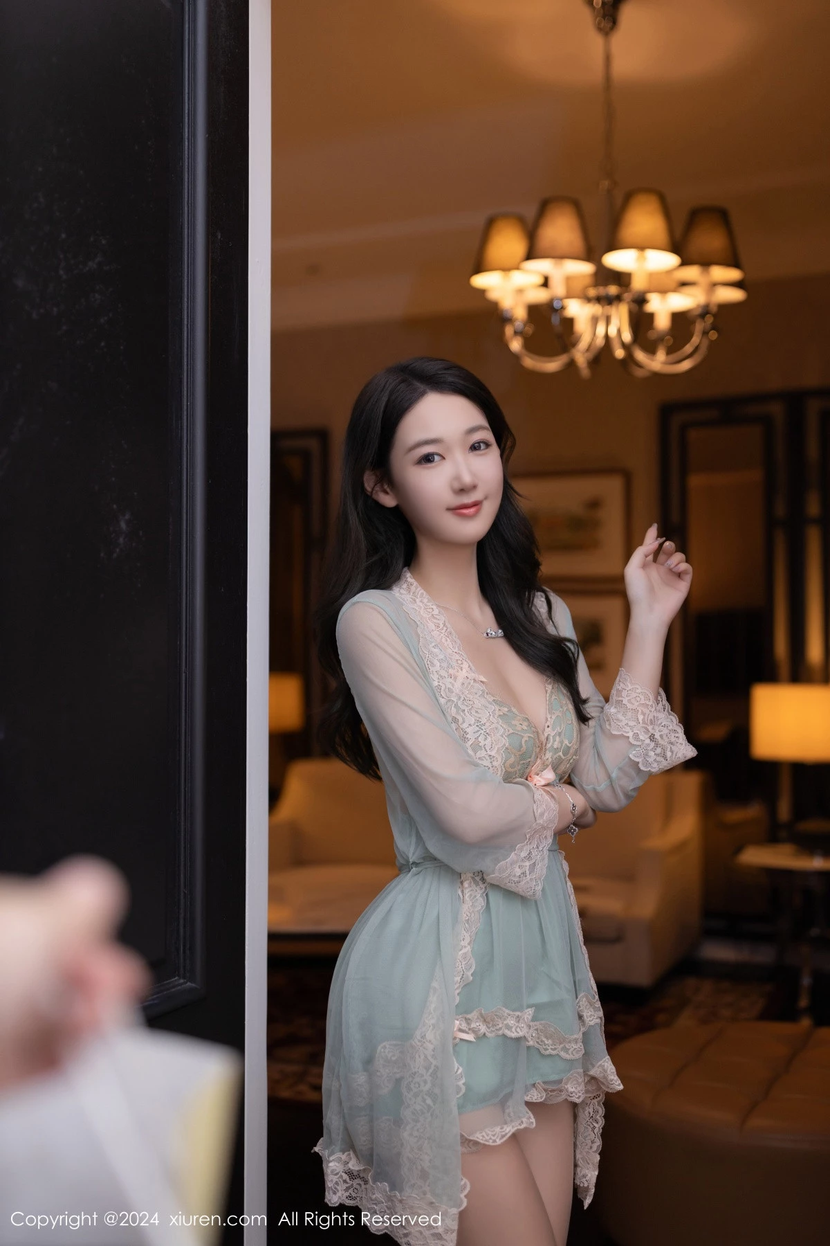 [[XiuRen秀人网]秀人网]No.9069_模特唐安琪外卖主题性感浅色蕾丝连衣裙配超薄肉丝完美诱惑写真81P