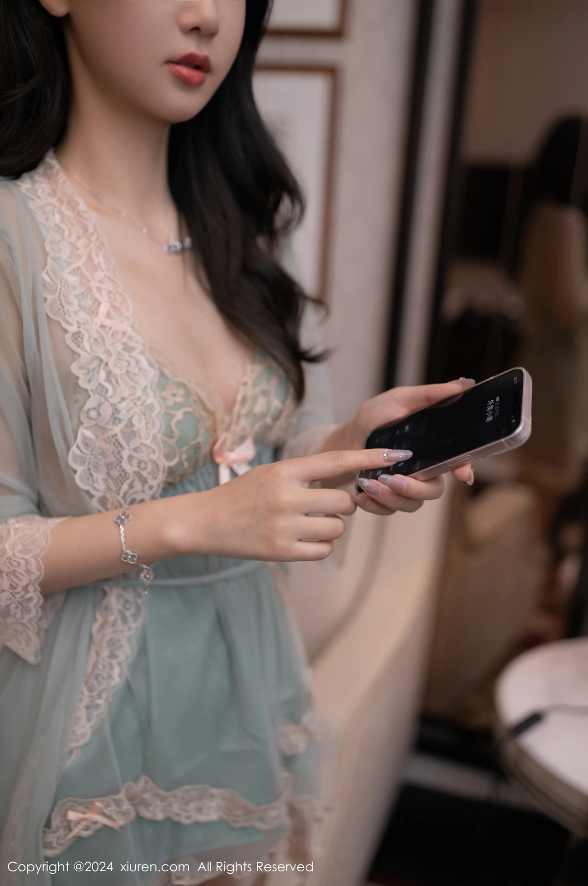 [[XiuRen秀人网]秀人网]No.9069_模特唐安琪外卖主题性感浅色蕾丝连衣裙配超薄肉丝完美诱惑写真81P