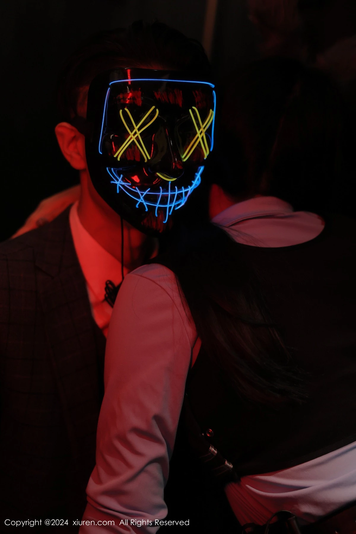 [[XiuRen秀人网]秀人网]No.9071_模特麦田性感兔子造型黑色制服配超薄黑丝秀曼妙身姿诱惑写真87P