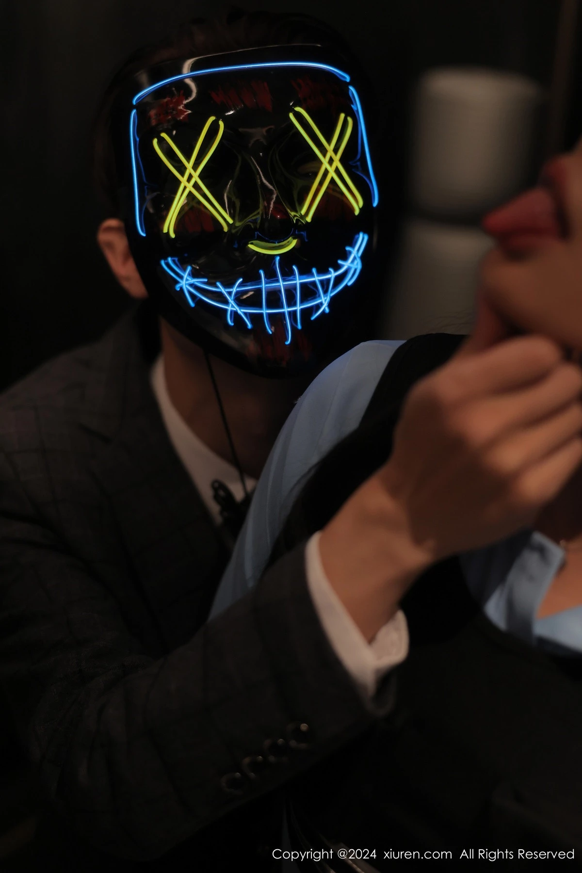 [[XiuRen秀人网]秀人网]No.9071_模特麦田性感兔子造型黑色制服配超薄黑丝秀曼妙身姿诱惑写真87P