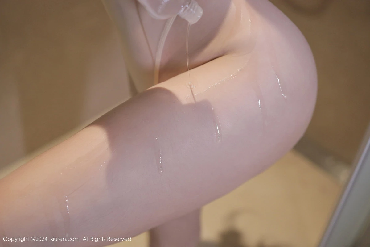 [[XiuRen秀人网]秀人网]No.9072_模特江露露私房浴室性感透明连体肉丝秀惹火身材极致诱惑写真61P