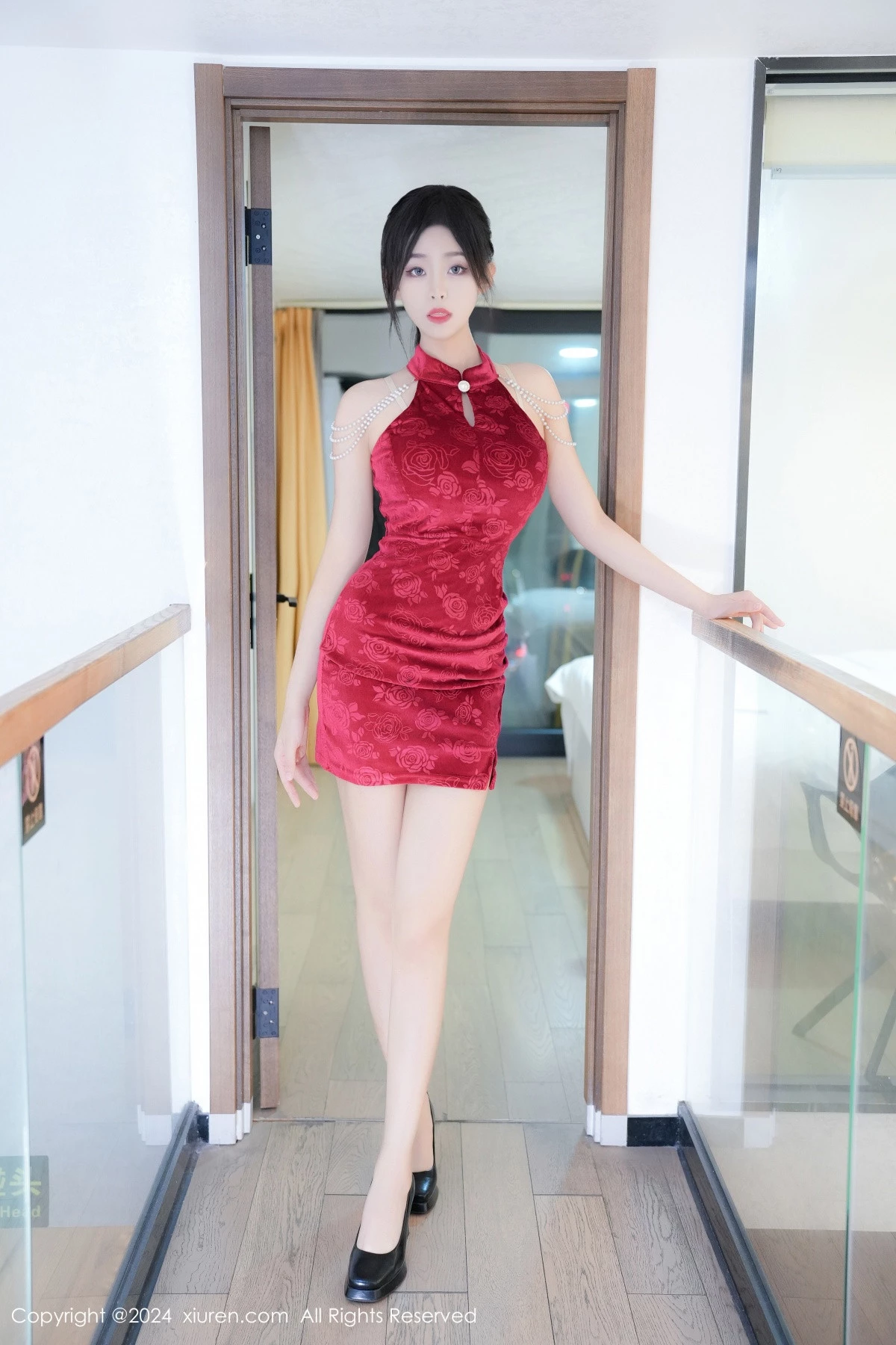 [[XiuRen秀人网]秀人网]No.9078_模特董林越性感红色短裙露肉色蕾丝情趣内衣秀丰腴身材诱惑写真69P