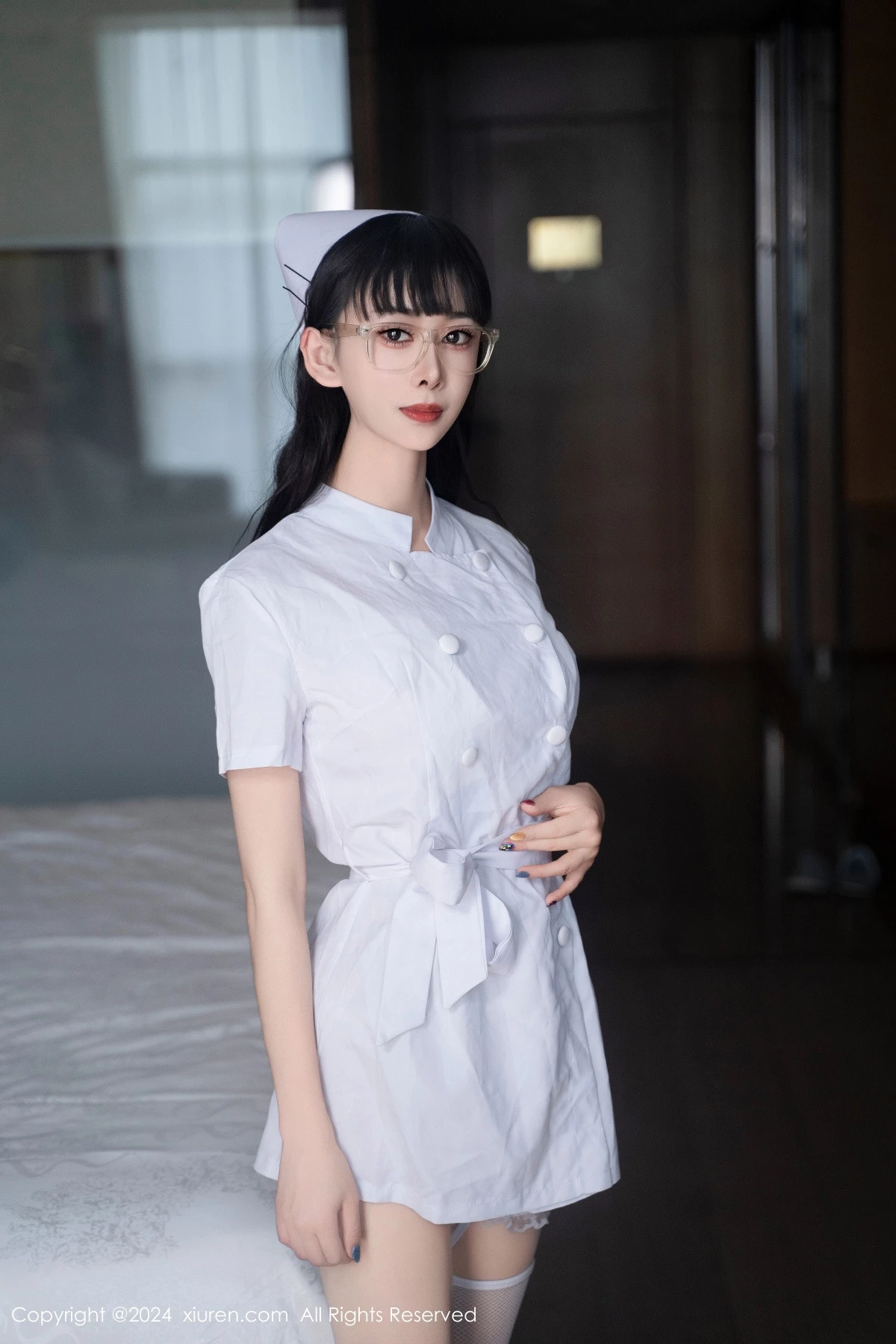 [[XiuRen秀人网]秀人网]No.9077_模特宝宝甜性感白色护士制服露情趣内衣配白丝袜秀美腿诱惑写真84P