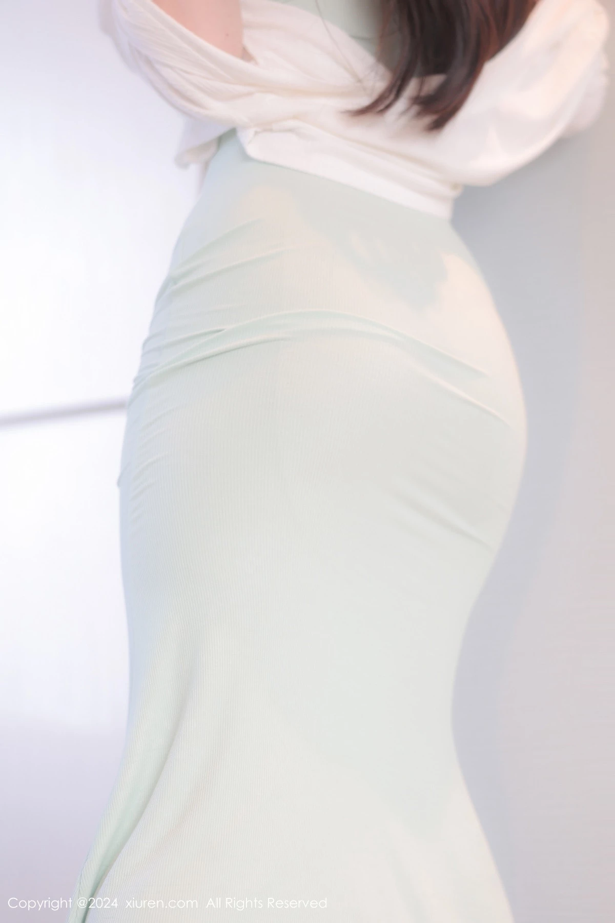 [[XiuRen秀人网]秀人网]No.9080_模特白茹雪abby性感浅色连衣长裙配超薄肉丝秀丰腴身材诱惑写真83P