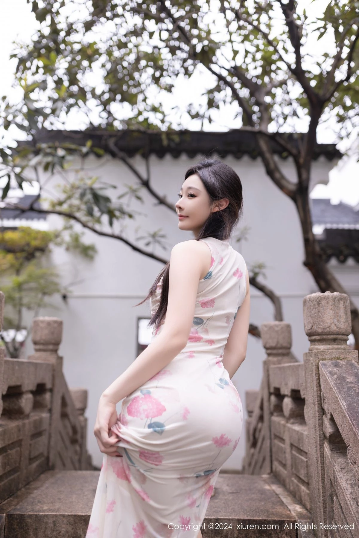 [[XiuRen秀人网]秀人网]No.9087_模特小逗逗性感粉色图案连衣裙配超薄肉丝秀曼妙身姿诱惑写真79P