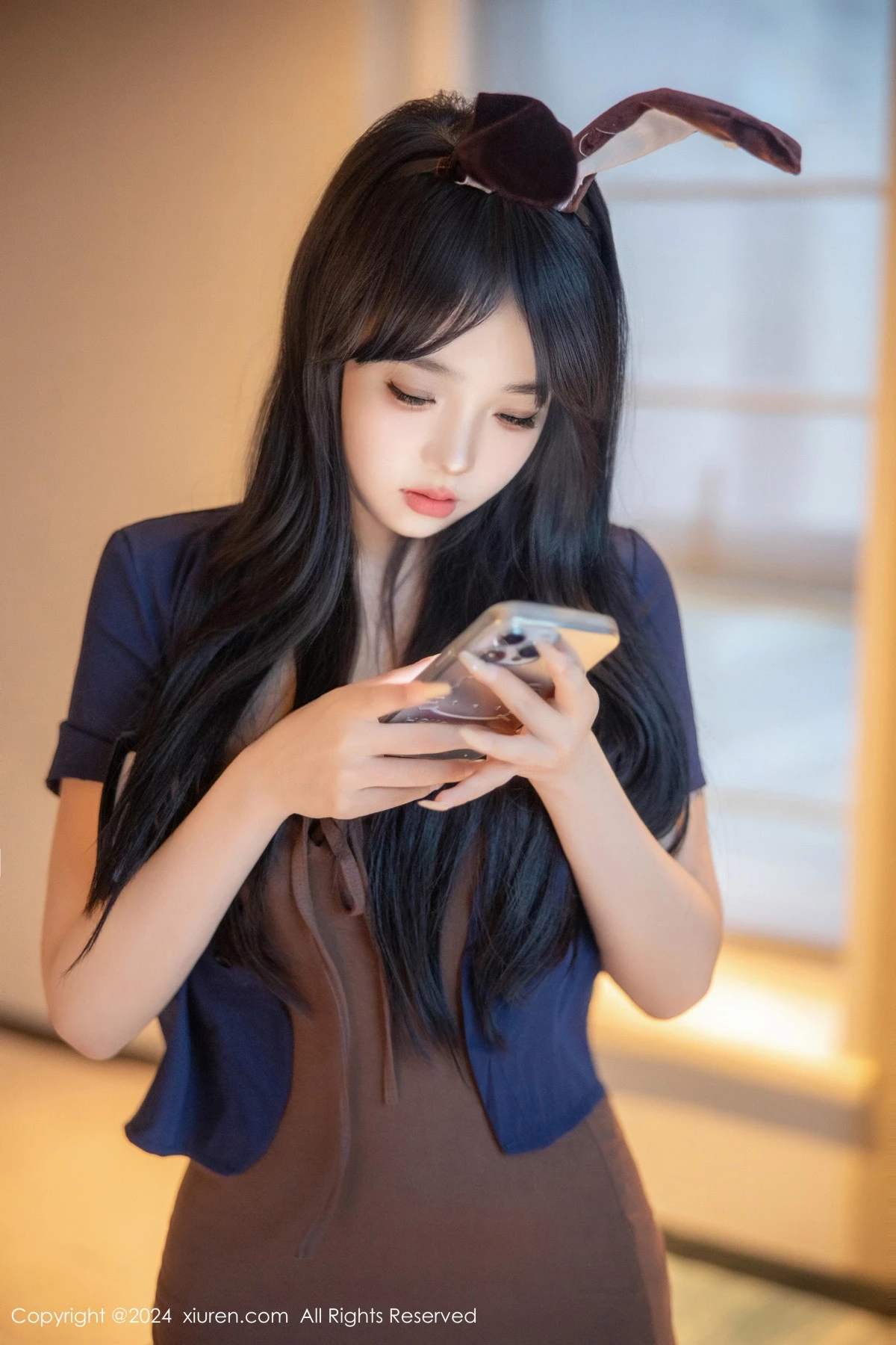 [[XiuRen秀人网]秀人网]No.9083_模特黎秋秋私房性感深蓝OL服饰配超薄黑丝秀完美身材诱惑写真81P