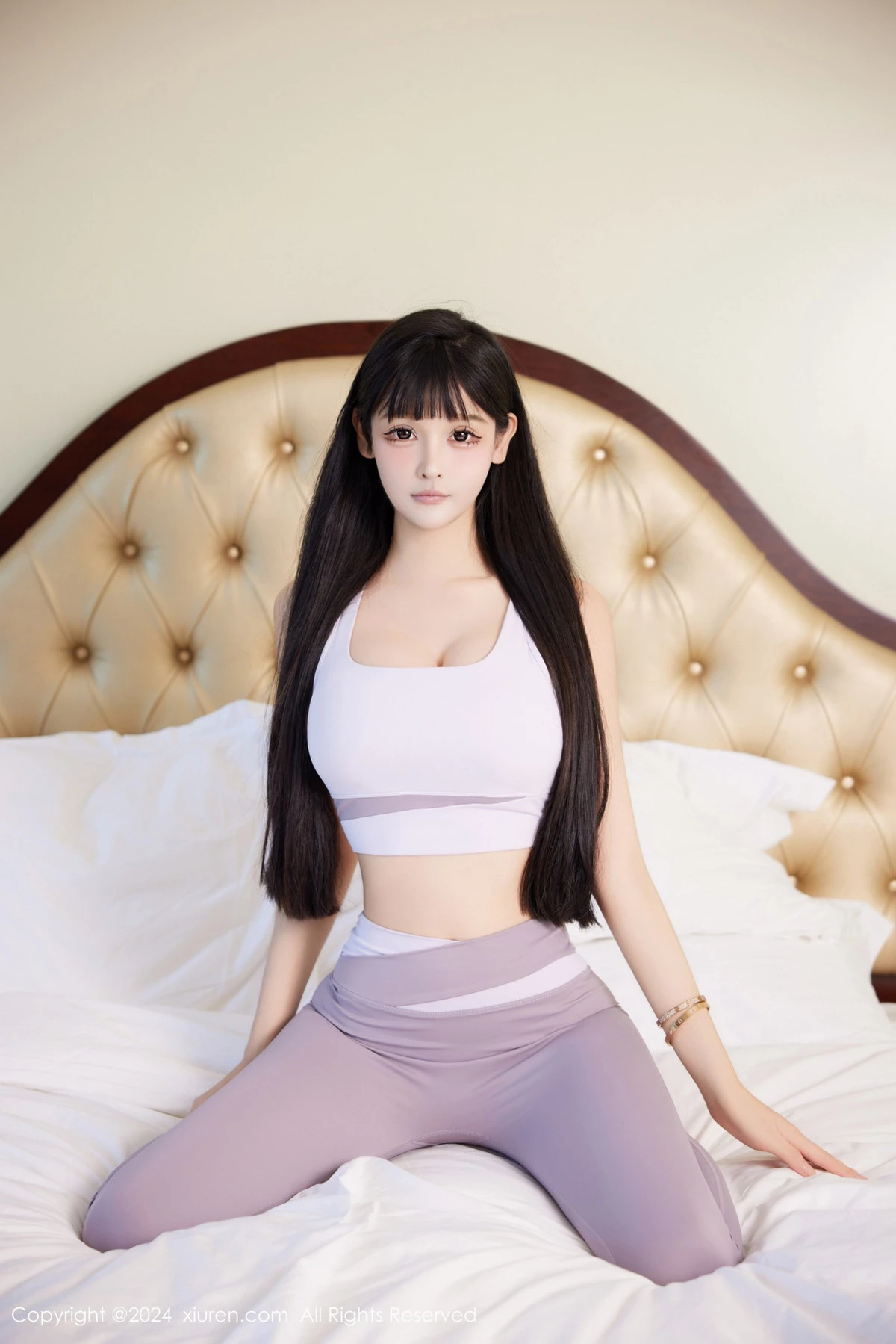 [[XiuRen秀人网]秀人网]No.9084_模特智恩baby性感紫色瑜伽服露粉色内衣秀丰腴美臀撩人诱惑写真61P