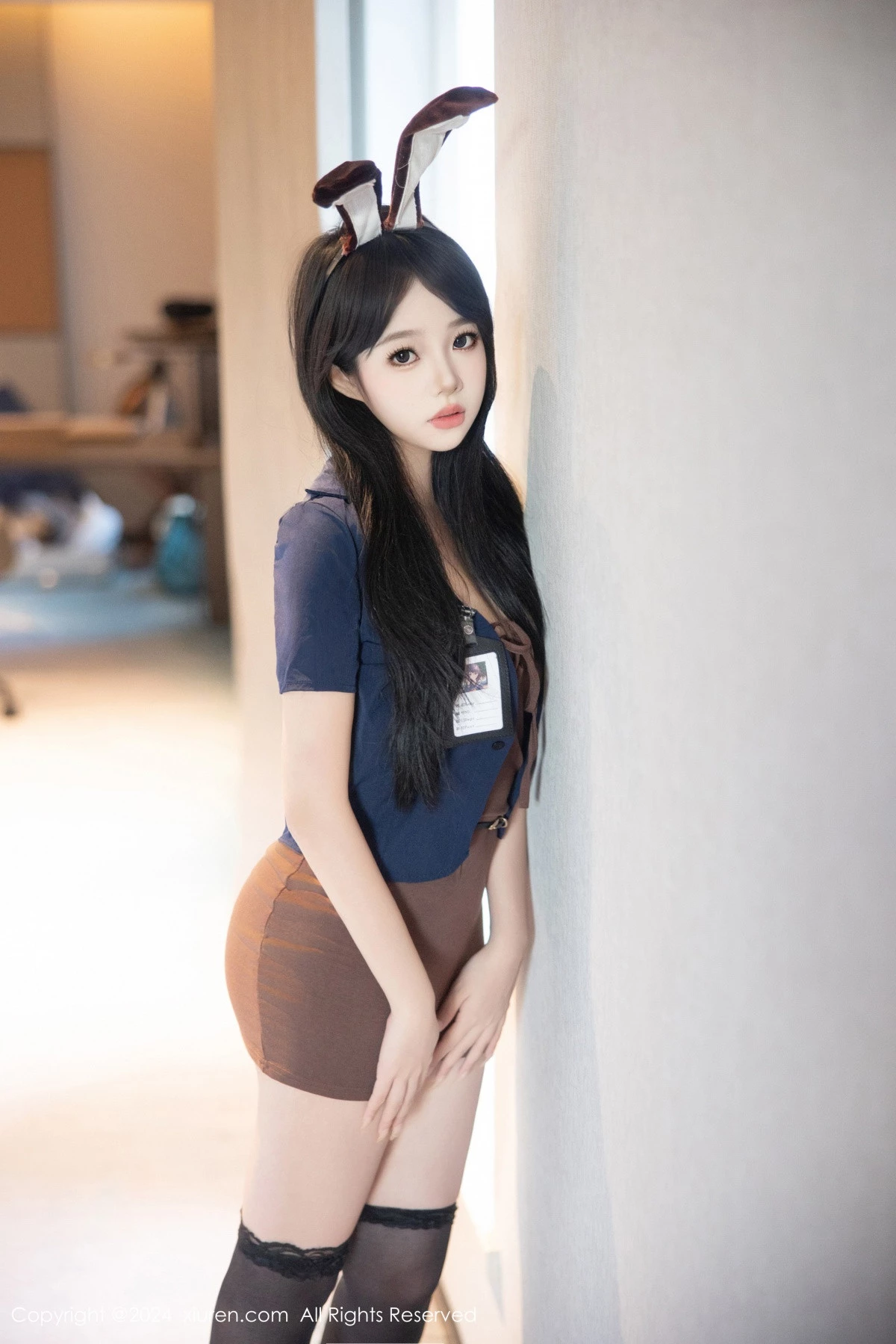 [[XiuRen秀人网]秀人网]No.9083_模特黎秋秋私房性感深蓝OL服饰配超薄黑丝秀完美身材诱惑写真81P