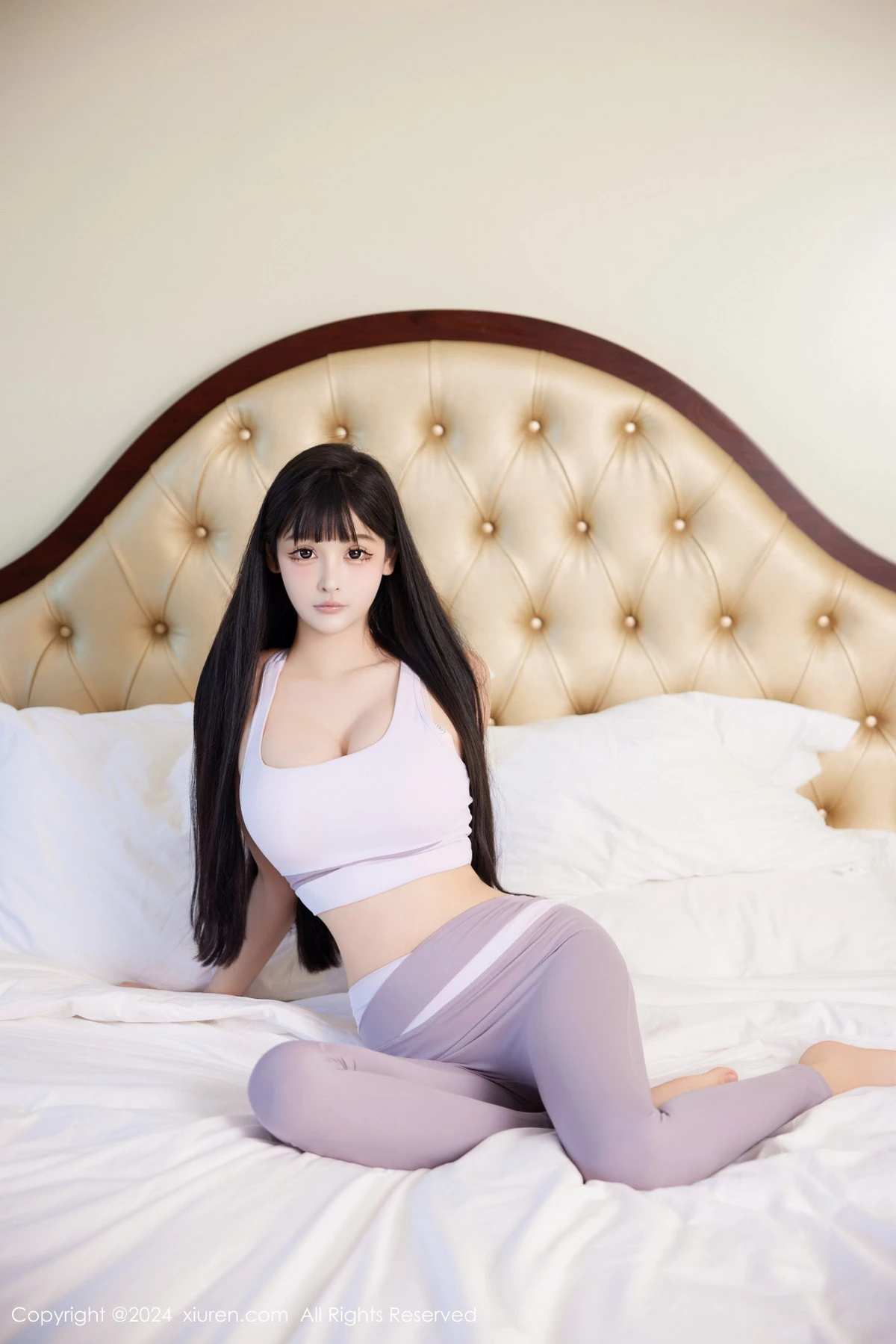 [[XiuRen秀人网]秀人网]No.9084_模特智恩baby性感紫色瑜伽服露粉色内衣秀丰腴美臀撩人诱惑写真61P