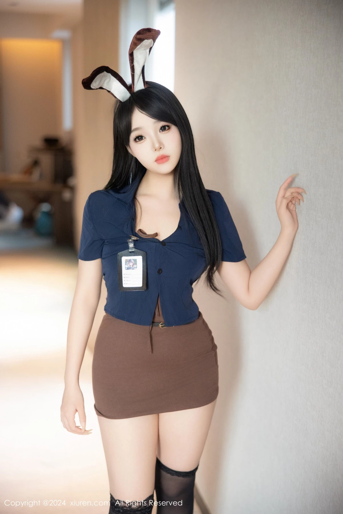 [[XiuRen秀人网]秀人网]No.9083_模特黎秋秋私房性感深蓝OL服饰配超薄黑丝秀完美身材诱惑写真81P