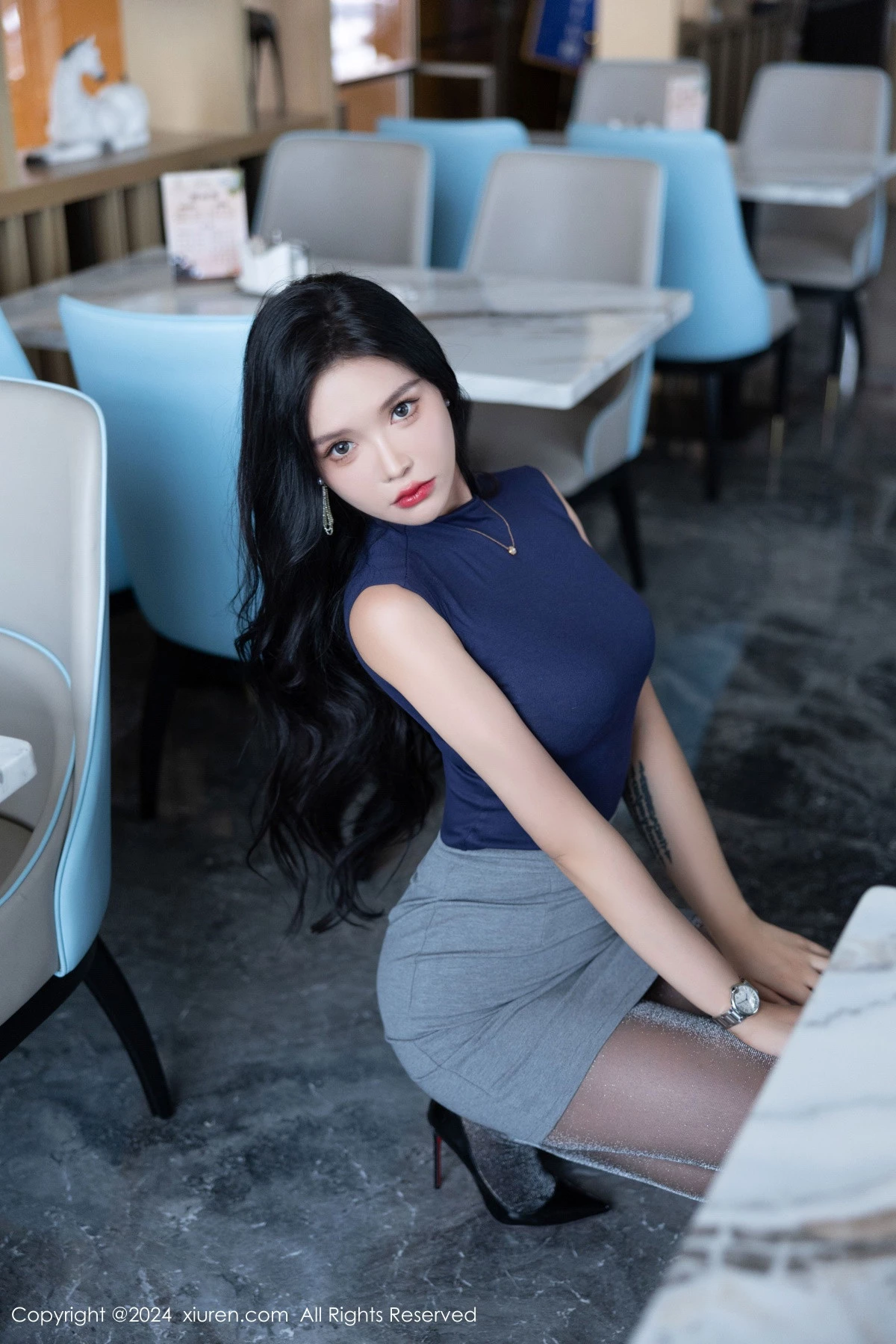 [[XiuRen秀人网]秀人网]No.9082_模特娜比性感蓝色T恤配超薄黑丝露蓝色内衣秀凹凸身材诱惑写真86P