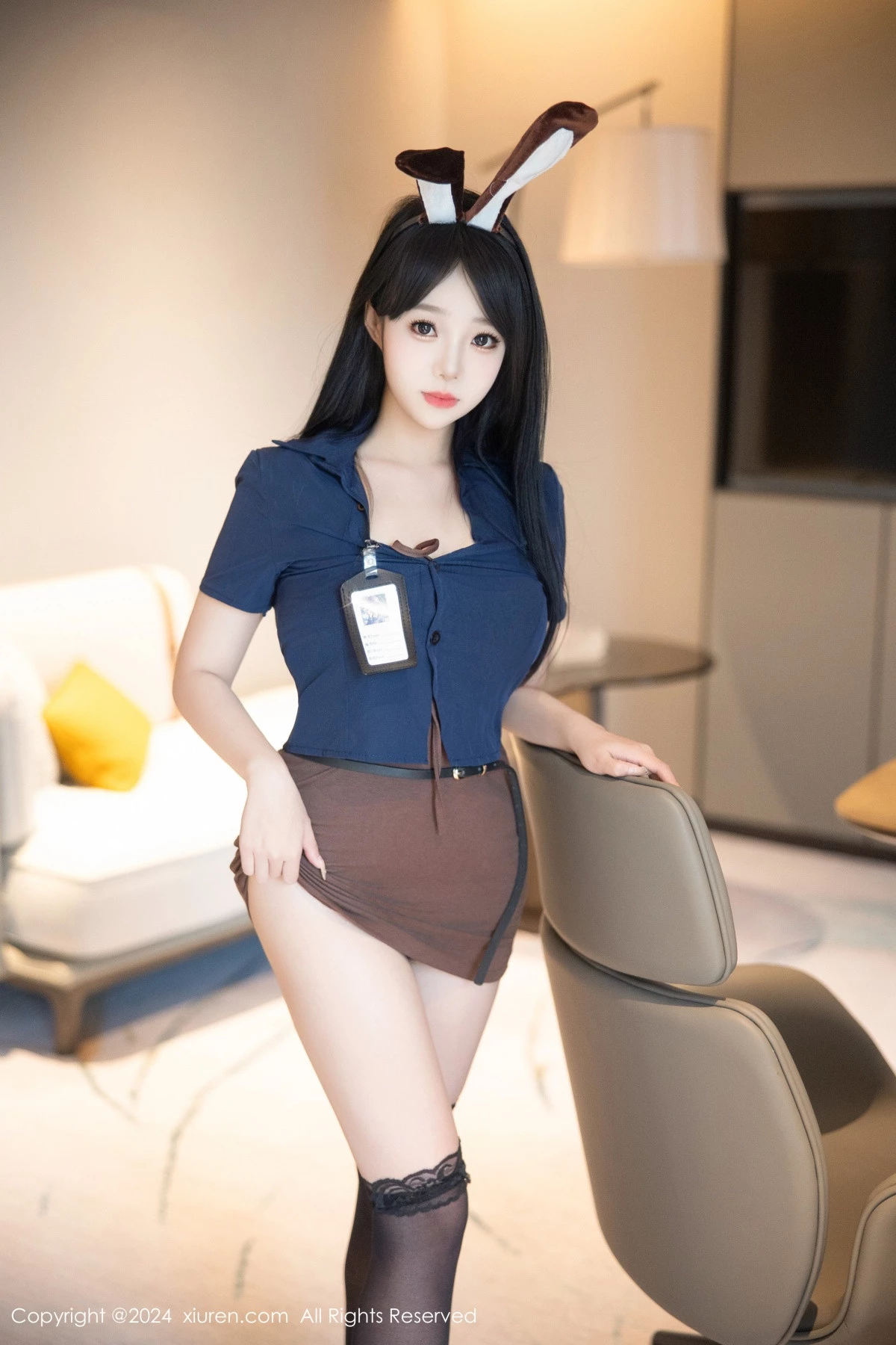 [[XiuRen秀人网]秀人网]No.9083_模特黎秋秋私房性感深蓝OL服饰配超薄黑丝秀完美身材诱惑写真81P