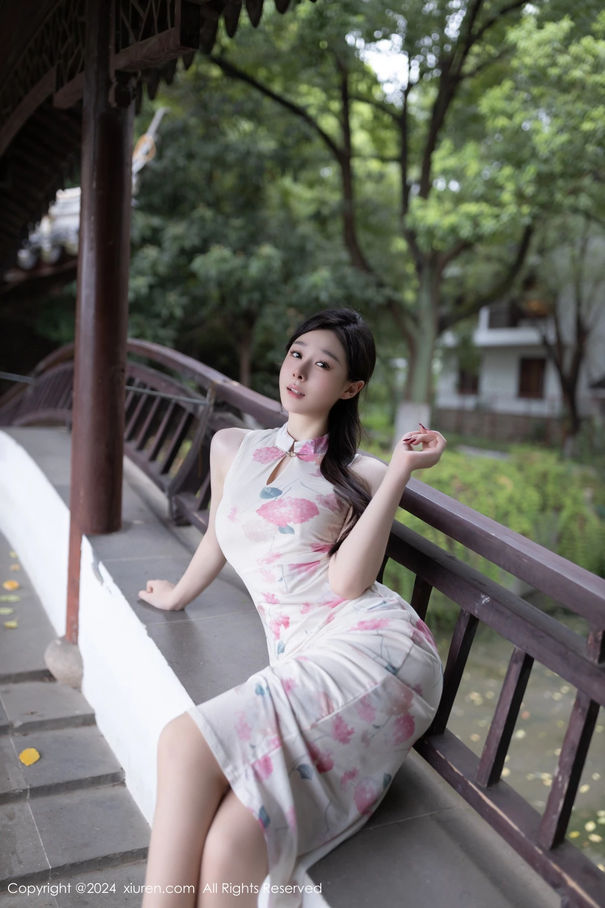 [[XiuRen秀人网]秀人网]No.9087_模特小逗逗性感粉色图案连衣裙配超薄肉丝秀曼妙身姿诱惑写真79P