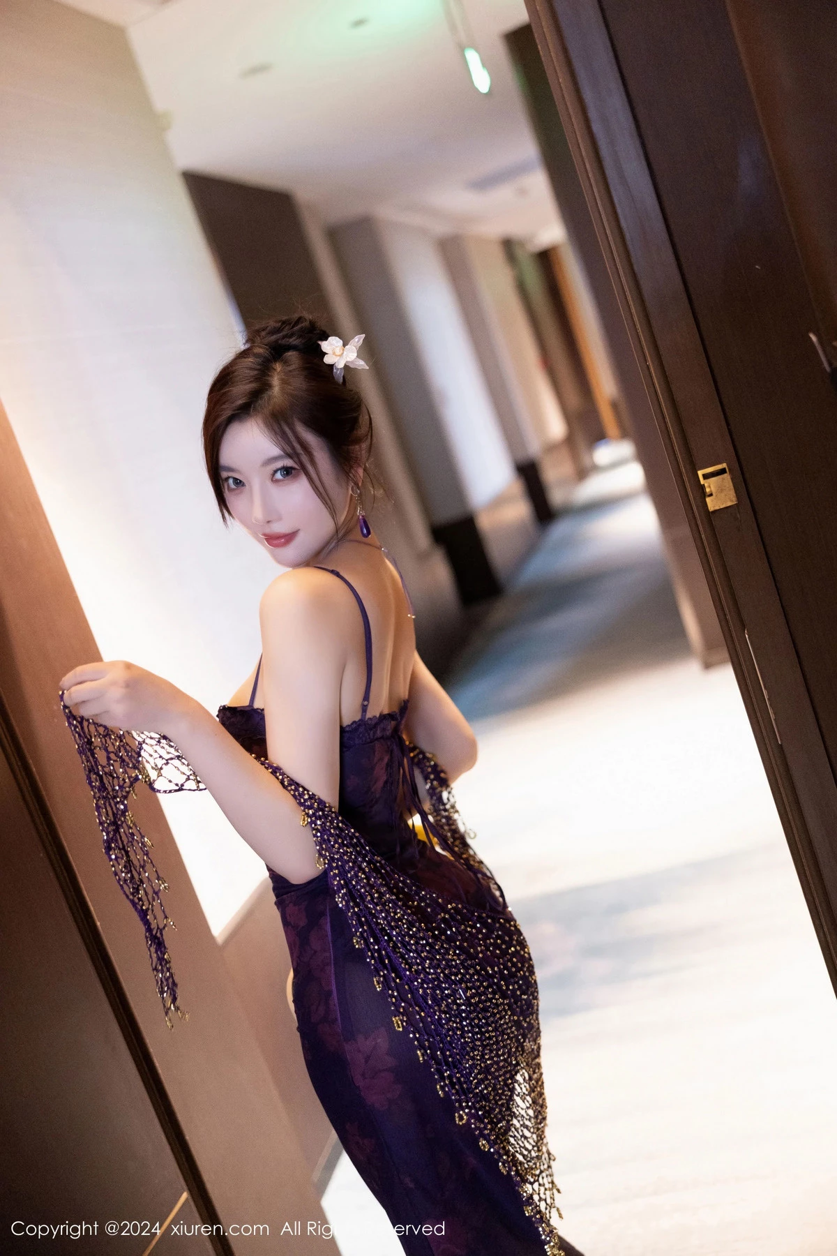 [[XiuRen秀人网]秀人网]No.9092_女神杨晨晨Yome性感紫色情趣服配紫色丝袜秀丰腴身材诱惑写真80P