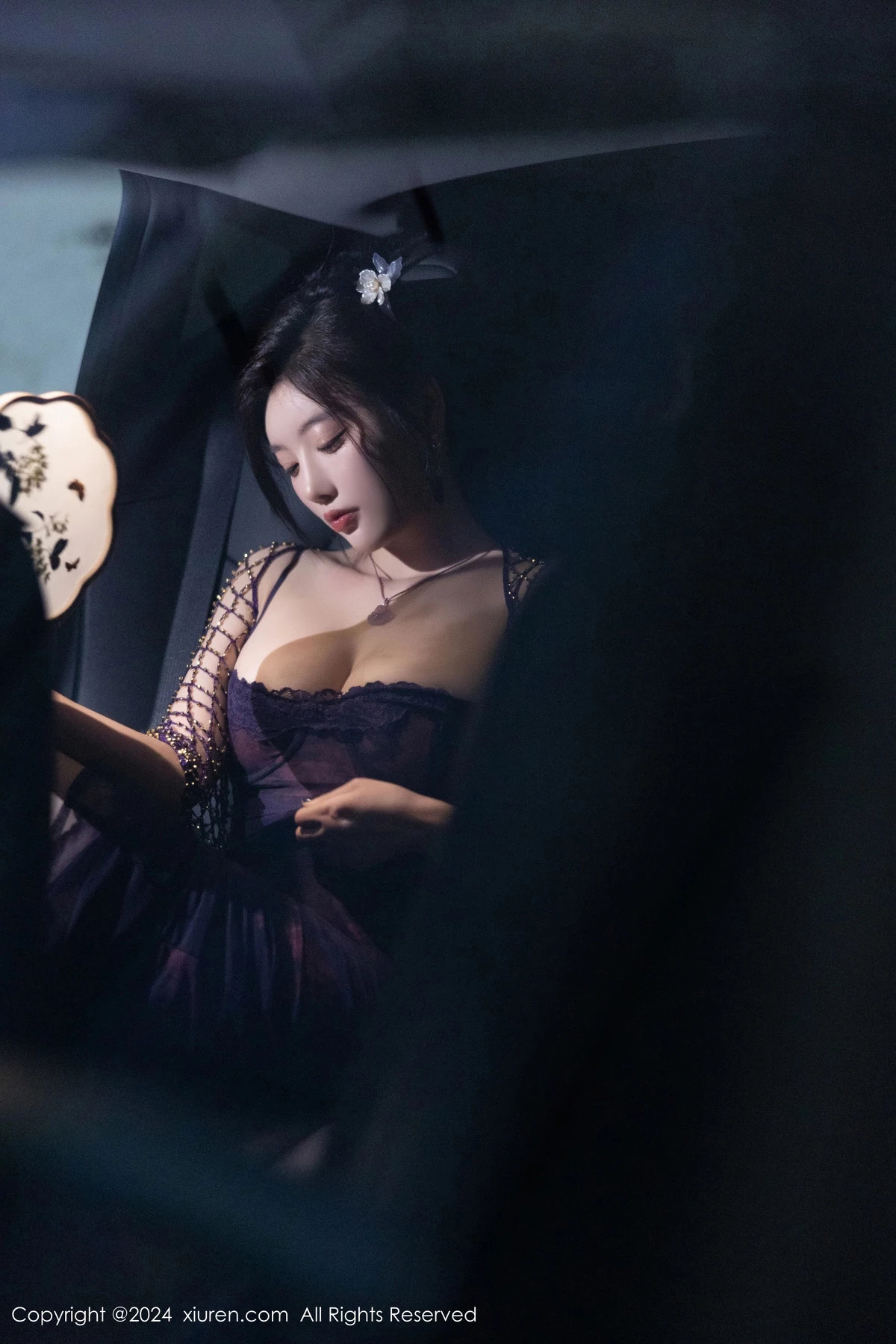 [[XiuRen秀人网]秀人网]No.9092_女神杨晨晨Yome性感紫色情趣服配紫色丝袜秀丰腴身材诱惑写真80P