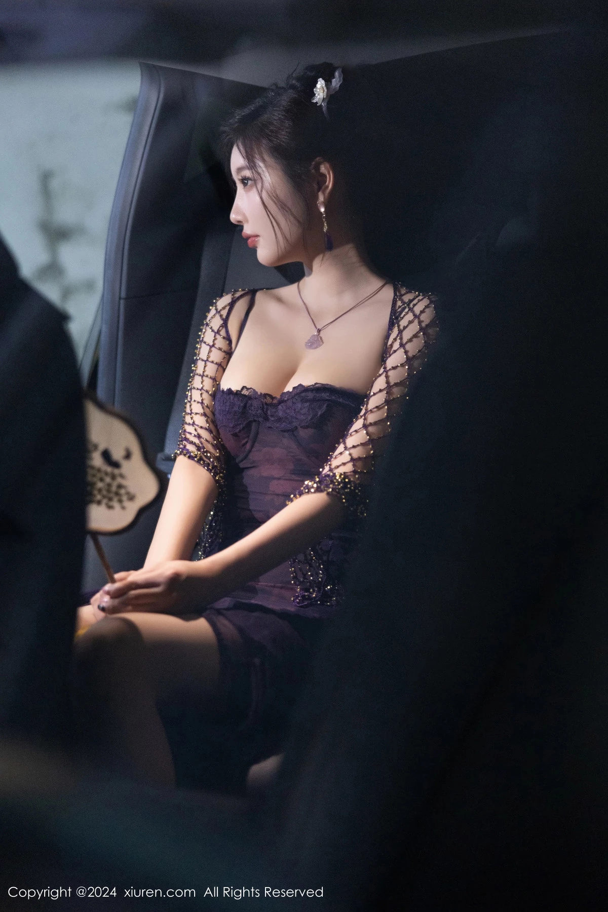 [[XiuRen秀人网]秀人网]No.9092_女神杨晨晨Yome性感紫色情趣服配紫色丝袜秀丰腴身材诱惑写真80P