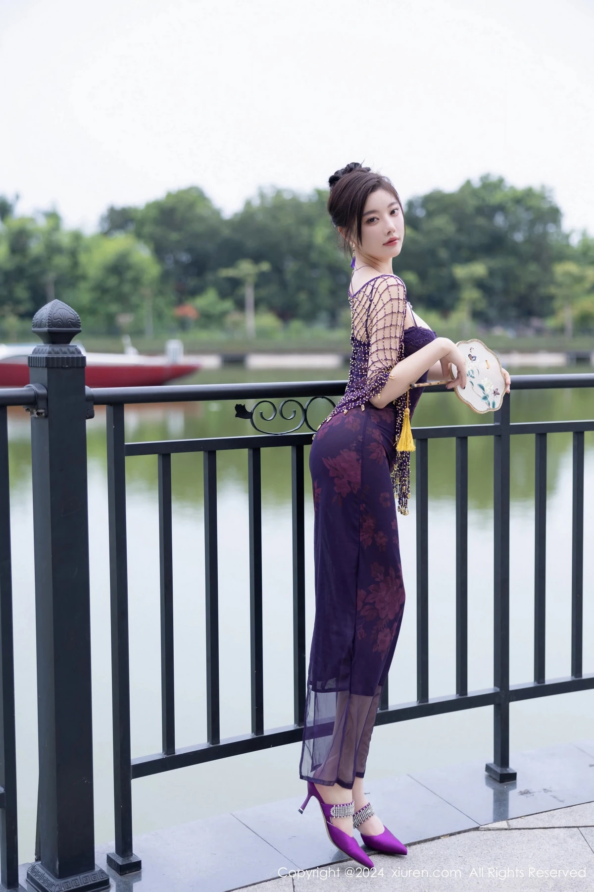 [[XiuRen秀人网]秀人网]No.9092_女神杨晨晨Yome性感紫色情趣服配紫色丝袜秀丰腴身材诱惑写真80P