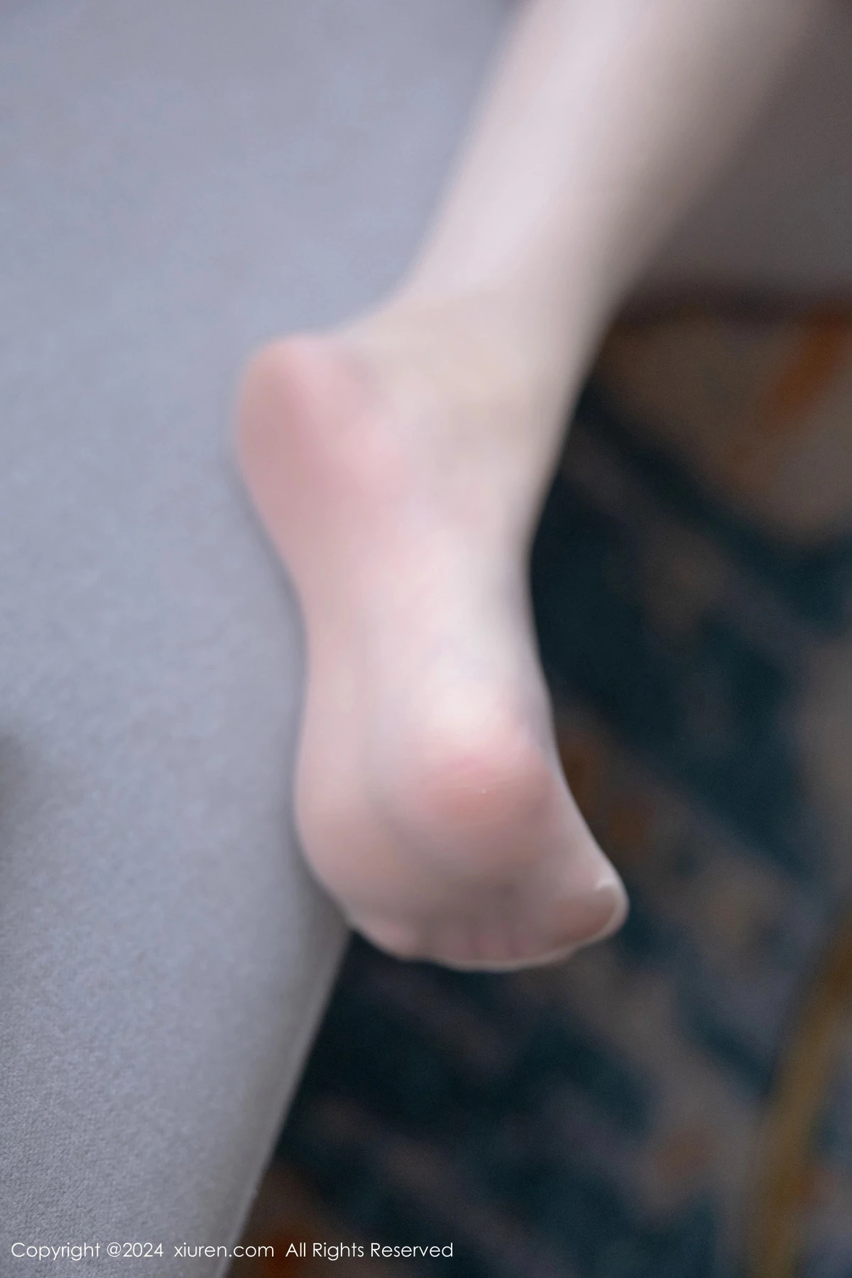 [[XiuRen秀人网]秀人网]No.9092_女神杨晨晨Yome性感紫色情趣服配紫色丝袜秀丰腴身材诱惑写真80P