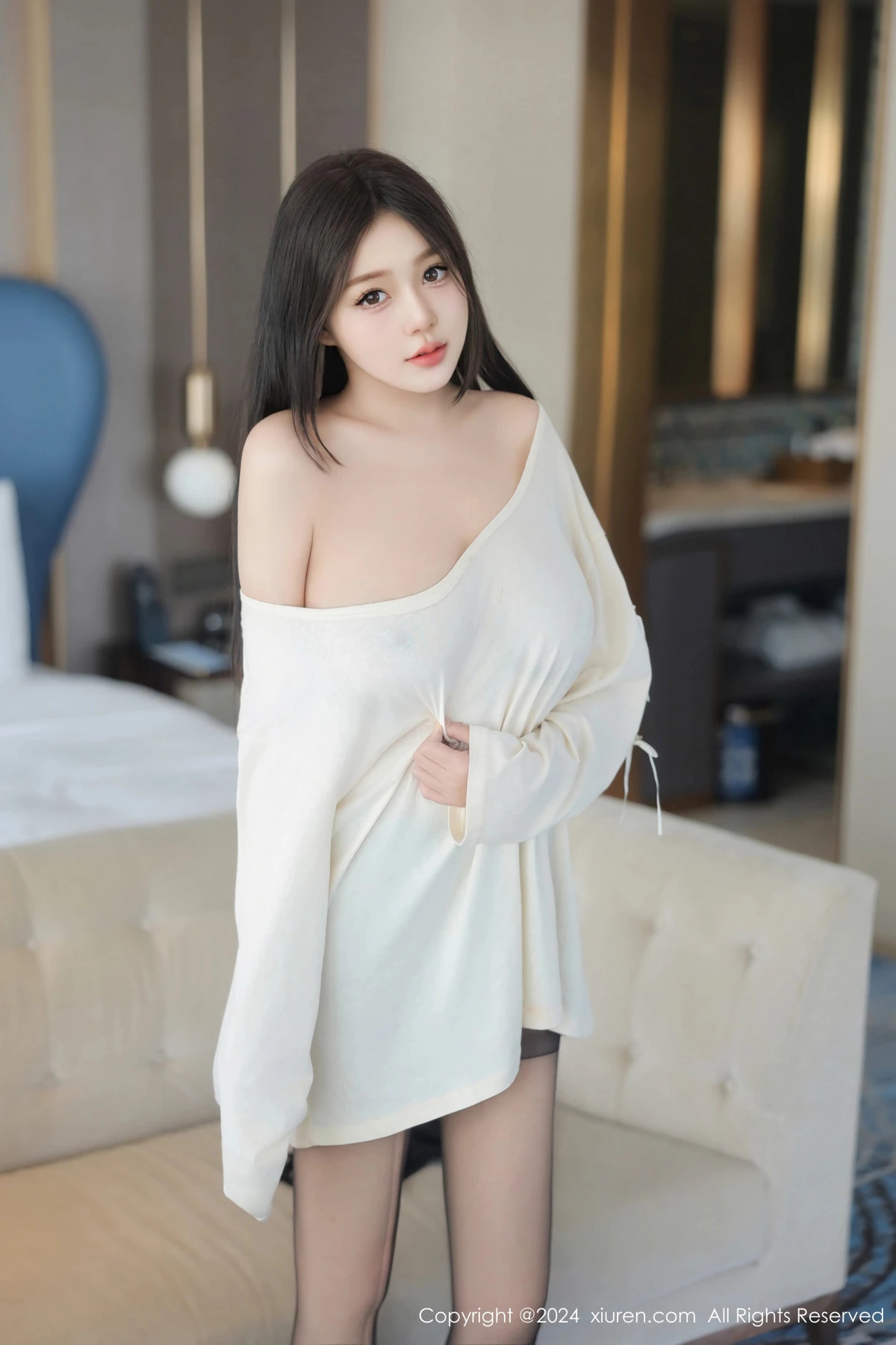 [[XiuRen秀人网]秀人网]No.9089_模特柚柚小奶瓶性感浅色服饰配超薄黑丝秀凹凸身材撩人诱惑写真81P