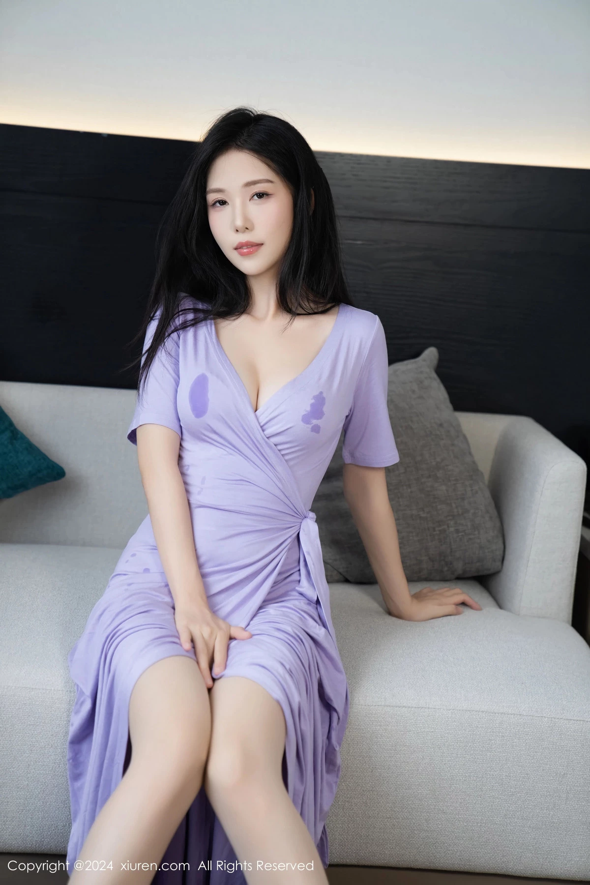 [[XiuRen秀人网]秀人网]No.9094_模特利世性感紫色连衣裙露灰色内衣配肉丝袜秀曼妙身姿诱惑写真100P