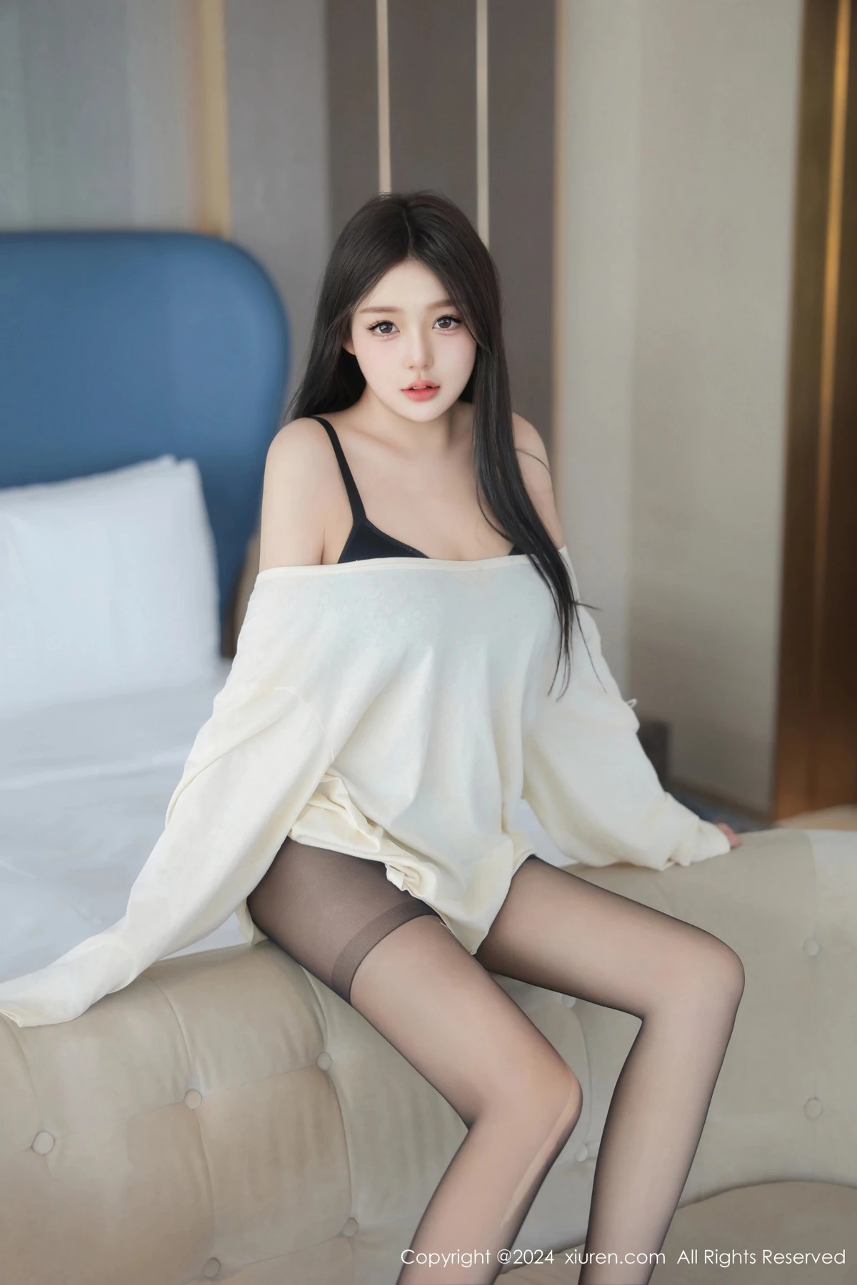 [[XiuRen秀人网]秀人网]No.9089_模特柚柚小奶瓶性感浅色服饰配超薄黑丝秀凹凸身材撩人诱惑写真81P