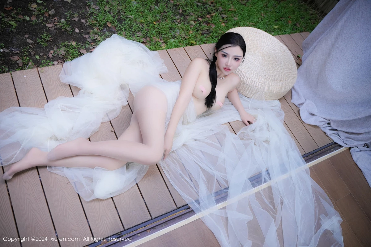 [[XiuRen秀人网]秀人网]No.9105_模特妙可可Cheese户外场景性感半透白纱秀惹火身材撩人诱惑写真84P