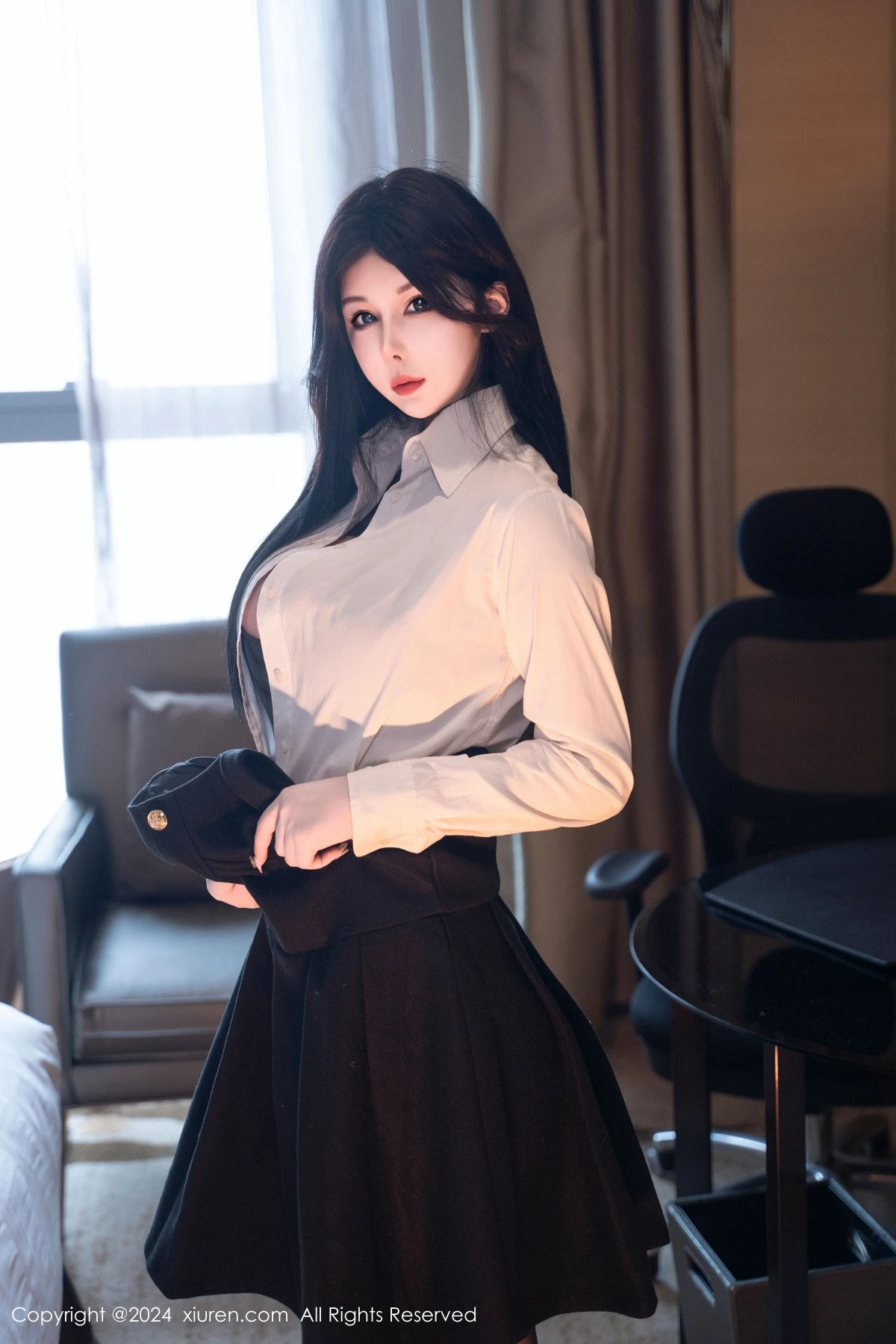 [[XiuRen秀人网]秀人网]No.9106_模特陈芊儿私房性感白T露黑色皮质情趣内衣秀丰满身材诱惑写真90P