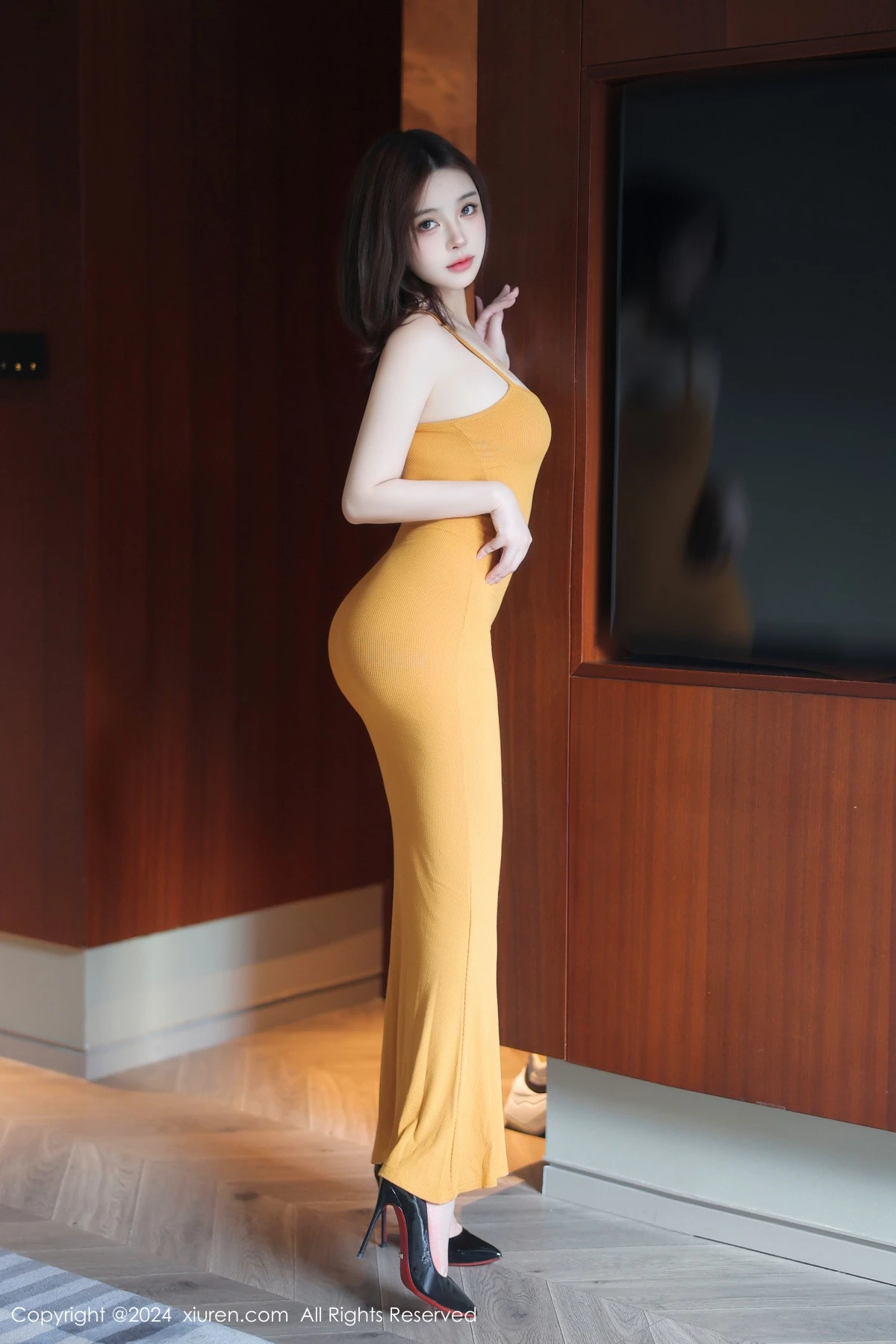 [[XiuRen秀人网]秀人网]No.9103_新人模特麻布学妹性感浅色吊裙+渔网连体黑丝秀凹凸身材诱惑写真80P