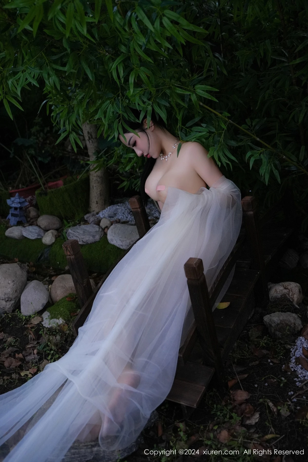 [[XiuRen秀人网]秀人网]No.9105_模特妙可可Cheese户外场景性感半透白纱秀惹火身材撩人诱惑写真84P