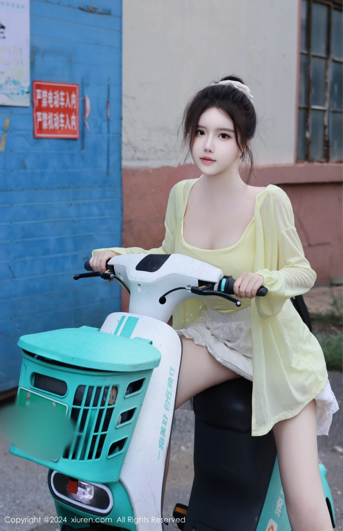 [[XiuRen秀人网]秀人网]No.9024_模特小薯条nienie性感黄色上衣配白色短裙秀曼妙身姿迷人写真89P