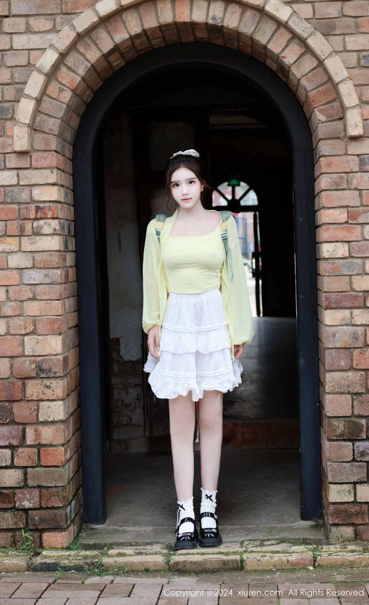 [[XiuRen秀人网]秀人网]No.9024_模特小薯条nienie性感黄色上衣配白色短裙秀曼妙身姿迷人写真89P