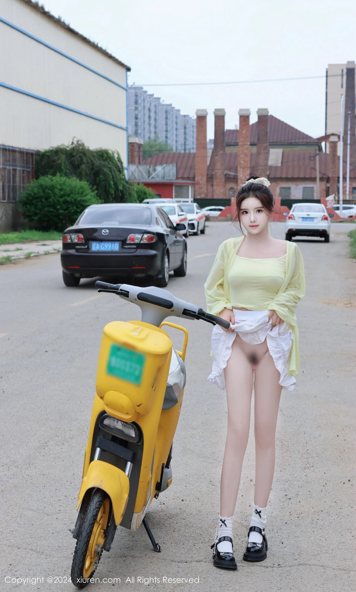 [[XiuRen秀人网]秀人网]No.9024_模特小薯条nienie性感黄色上衣配白色短裙秀曼妙身姿迷人写真89P