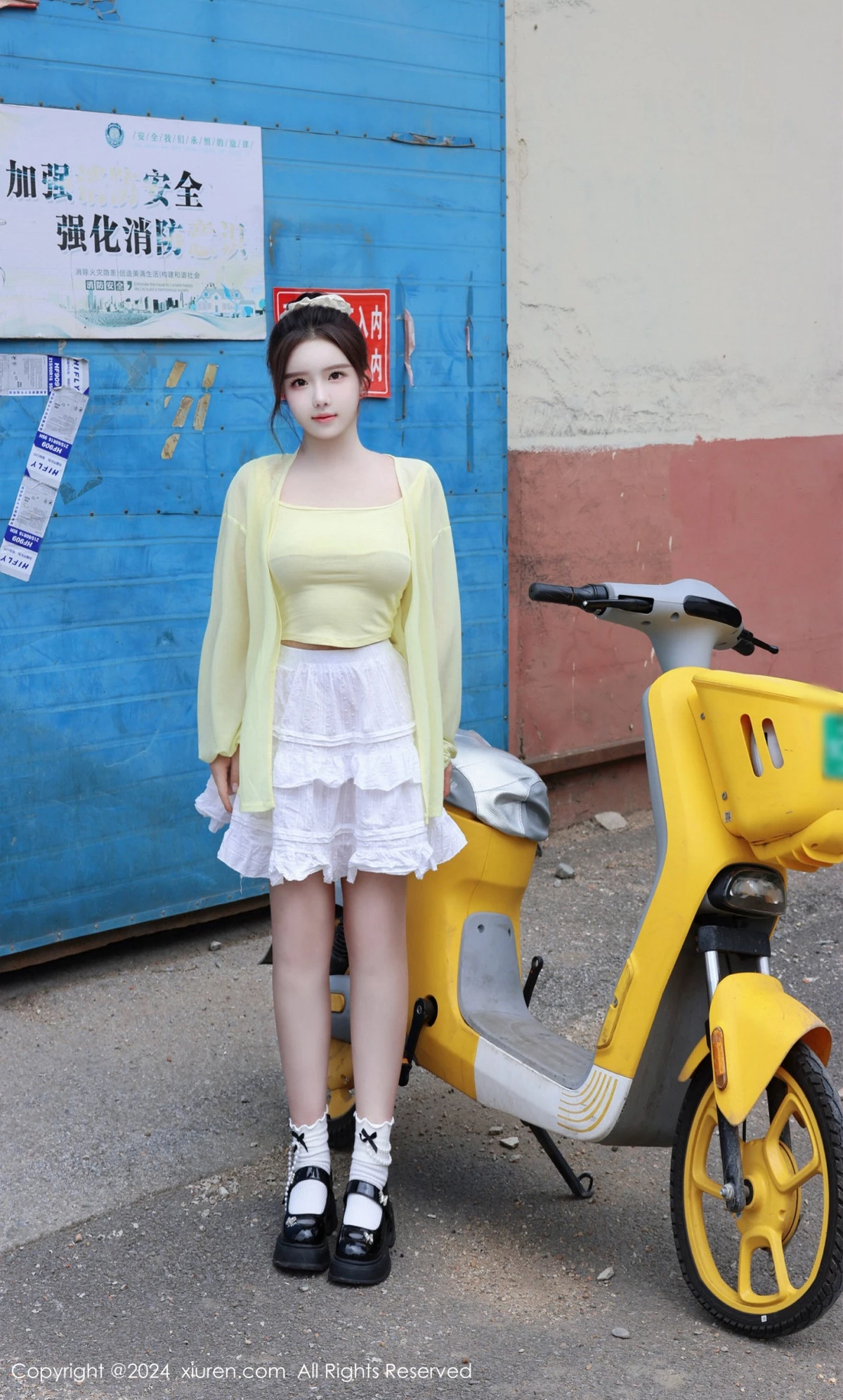 [[XiuRen秀人网]秀人网]No.9024_模特小薯条nienie性感黄色上衣配白色短裙秀曼妙身姿迷人写真89P