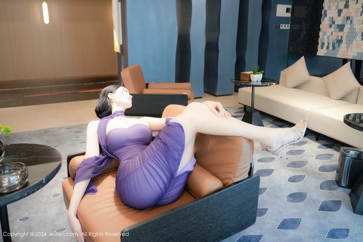 [[XiuRen秀人网]秀人网]No.9029_模特Erikaki私房性感紫色礼裙配白丝吊袜秀白嫩美腿撩人诱惑写真80P